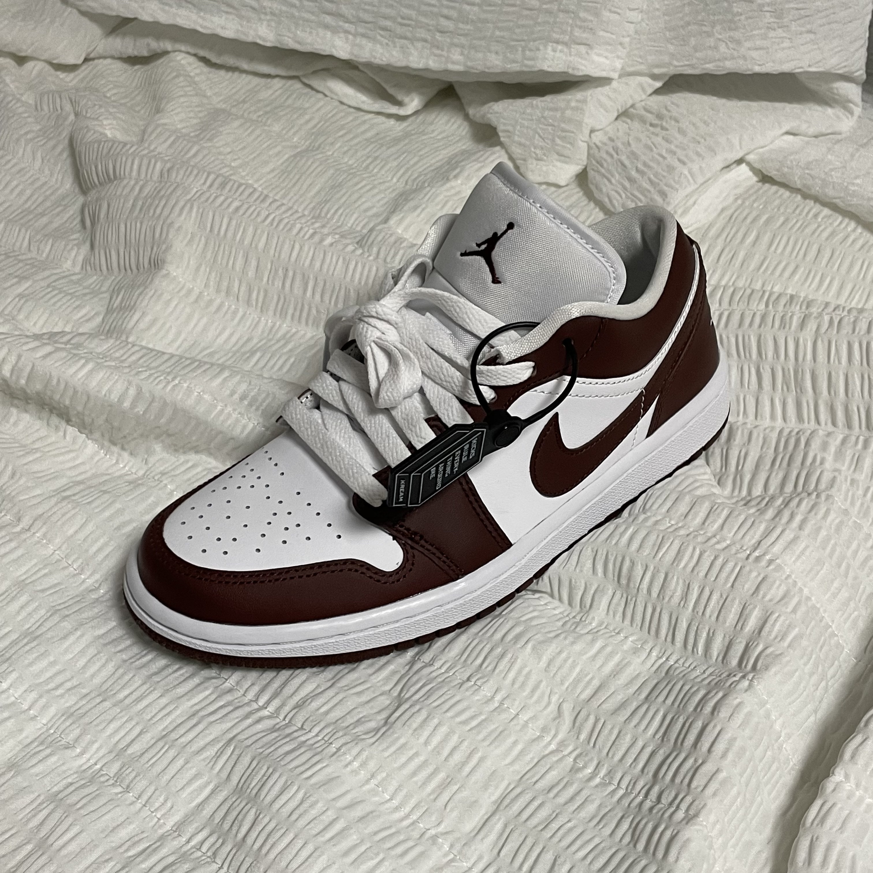 (W) Jordan 1 Low Bronze Eclipse 착용 스타일 - 2