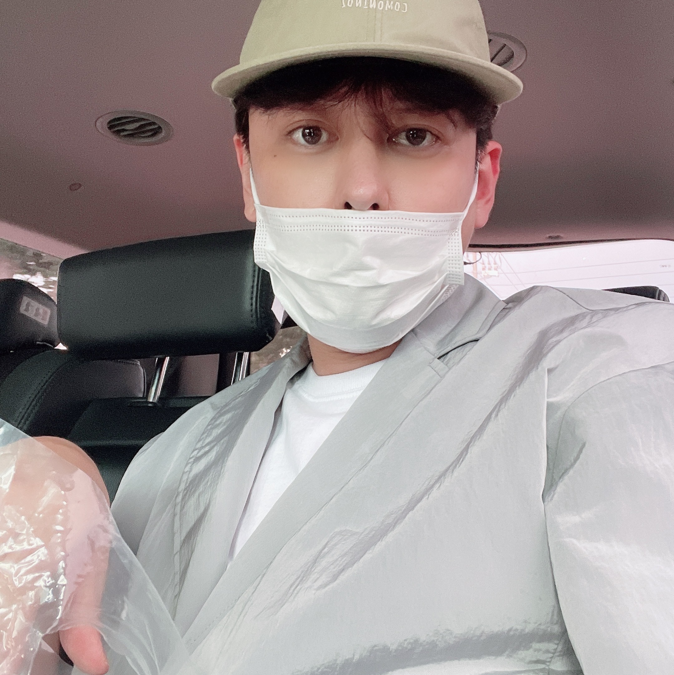 Adidas Yeezy Slide Pure 착용 스타일 - 2