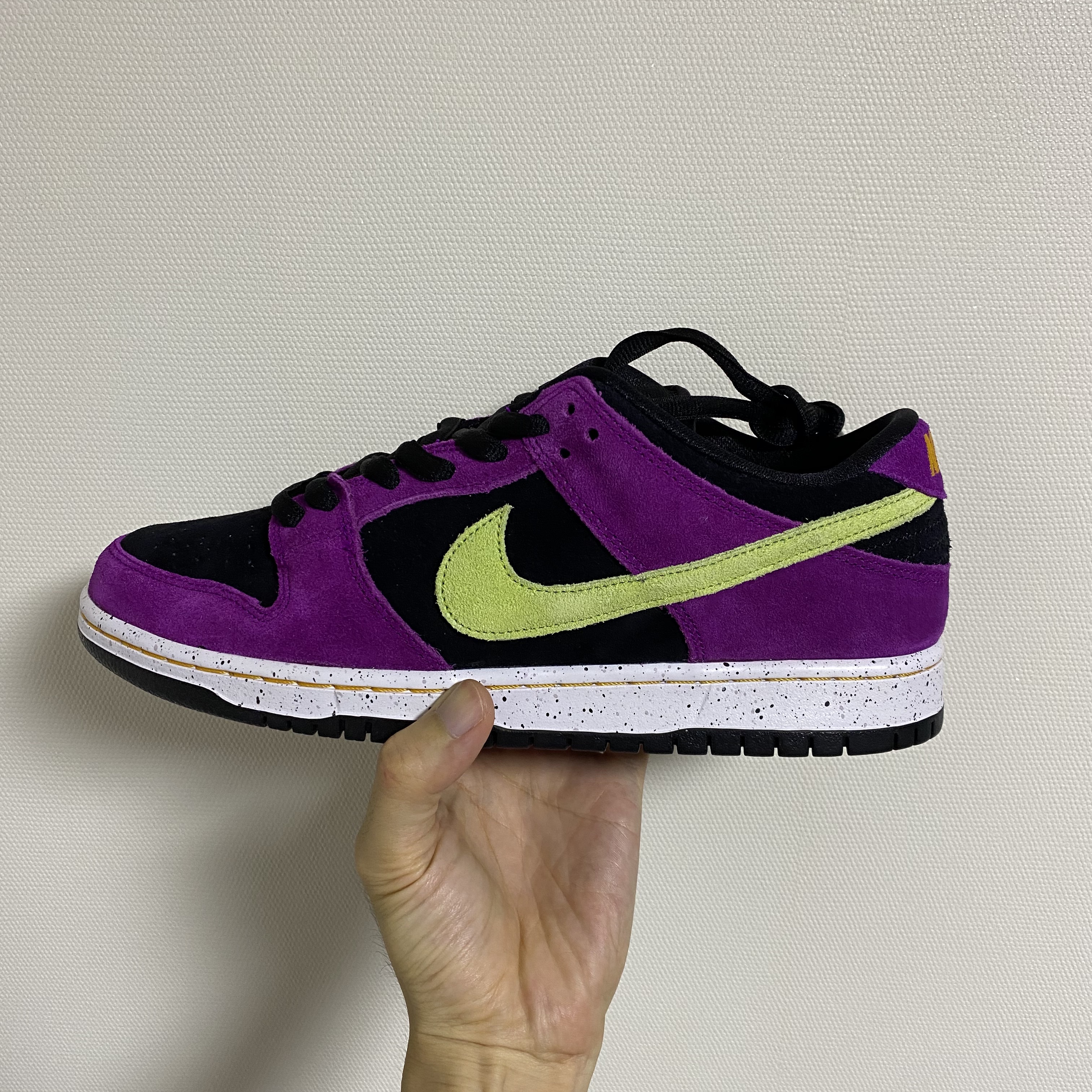 Nike SB Dunk Low Pro Red Plum 착용 스타일