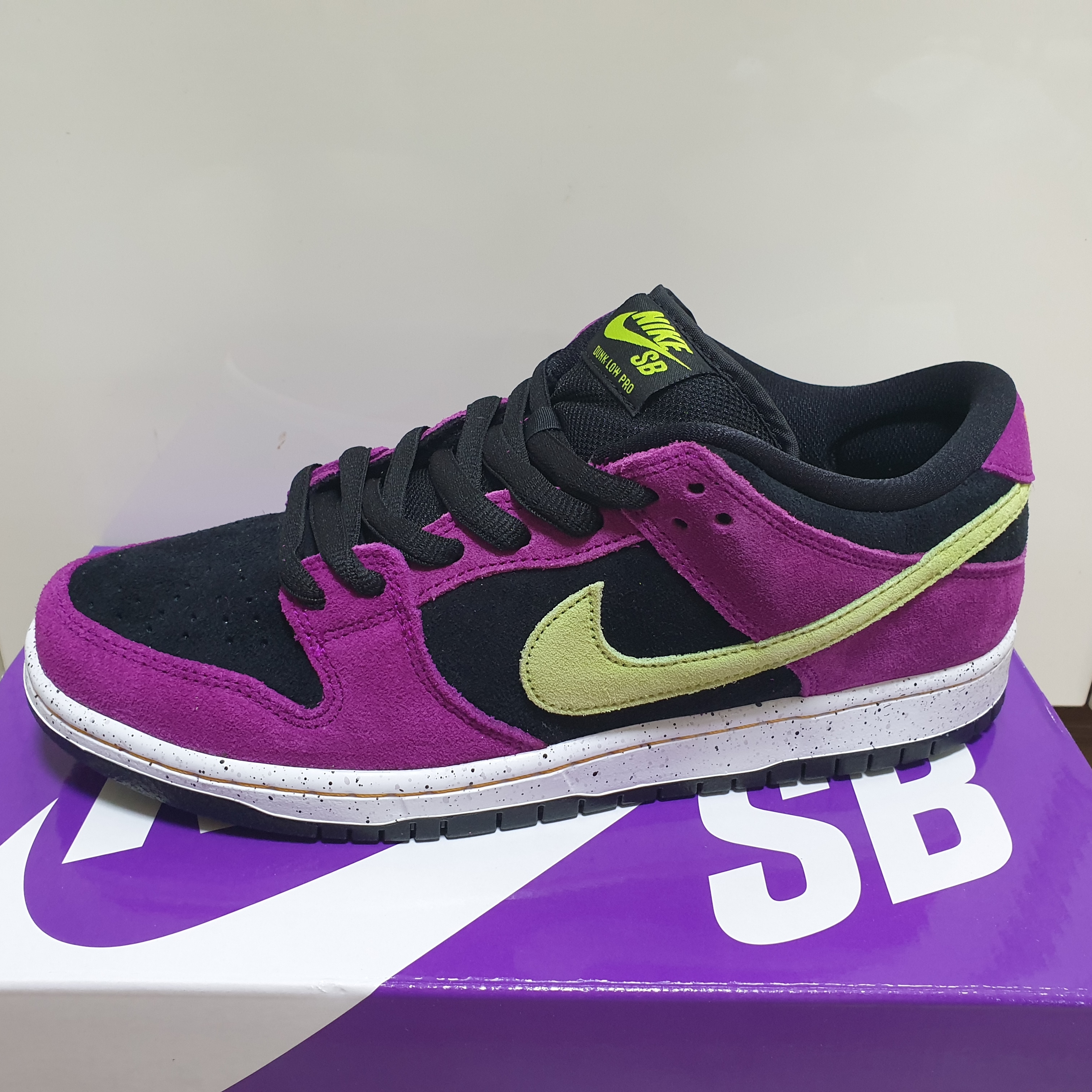 Nike SB Dunk Low Pro Red Plum 착용 스타일