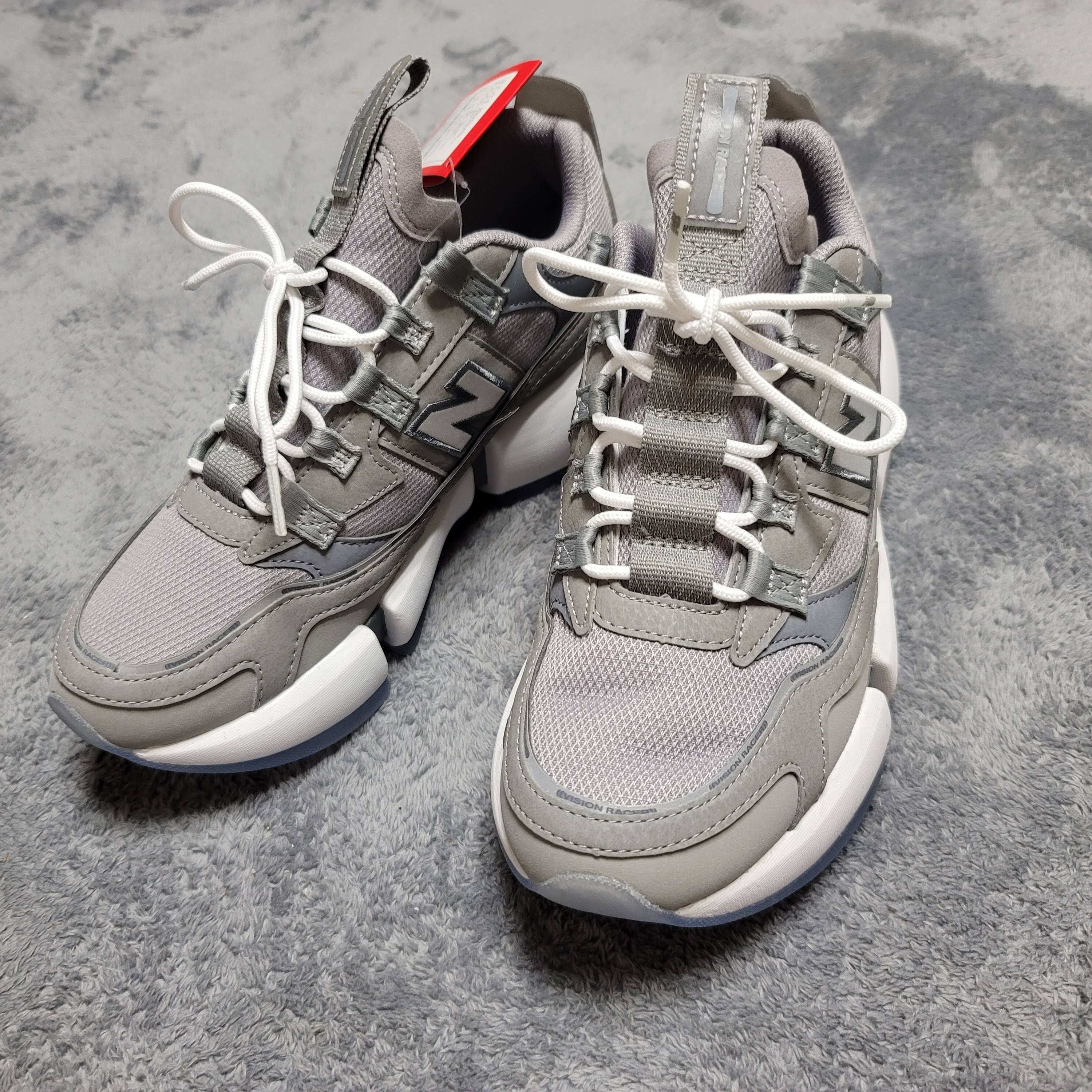 New Balance x Jaden Smith Vision Racer Grey 착용 스타일 - 3