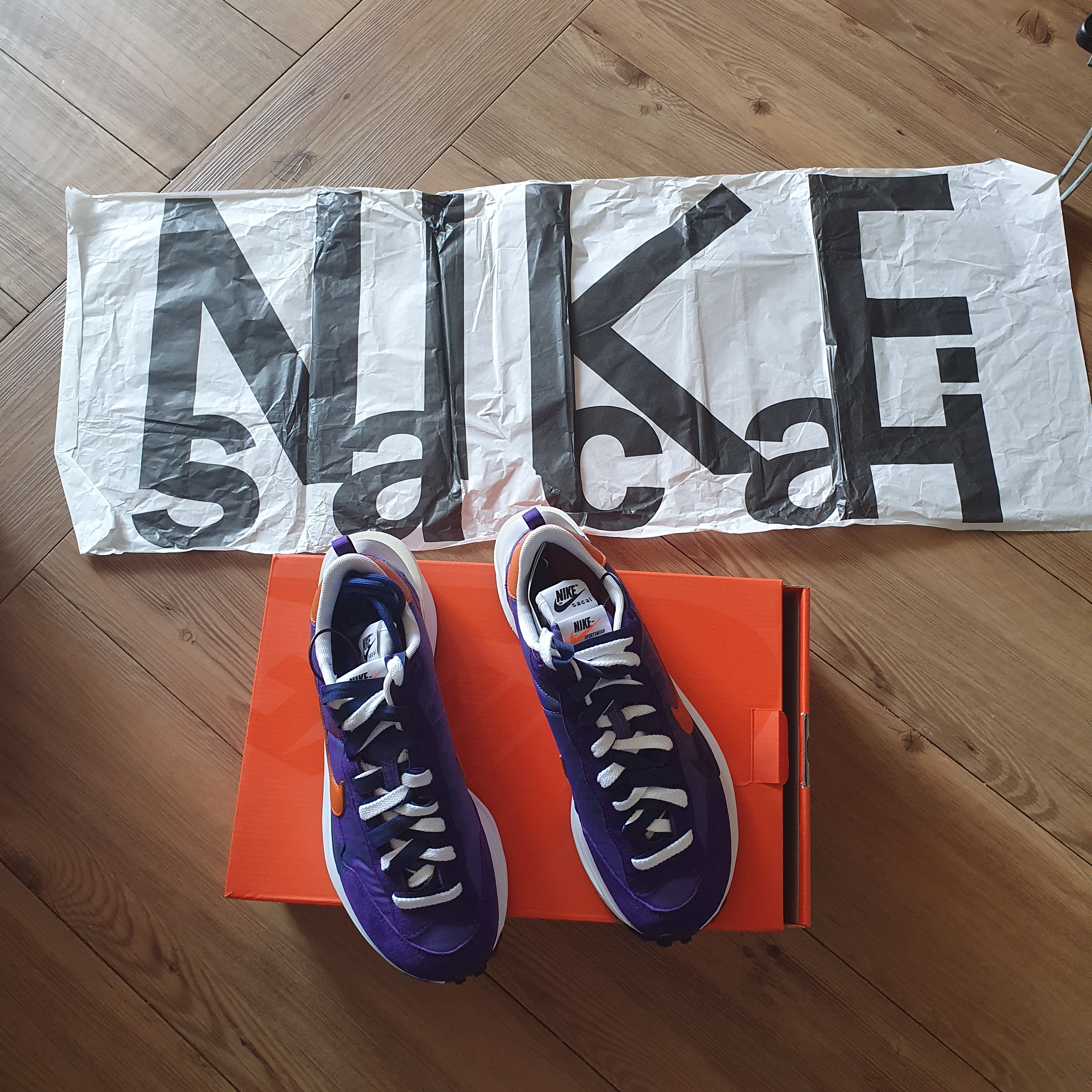 Nike x Sacai VaporWaffle Dark Iris 착용 스타일