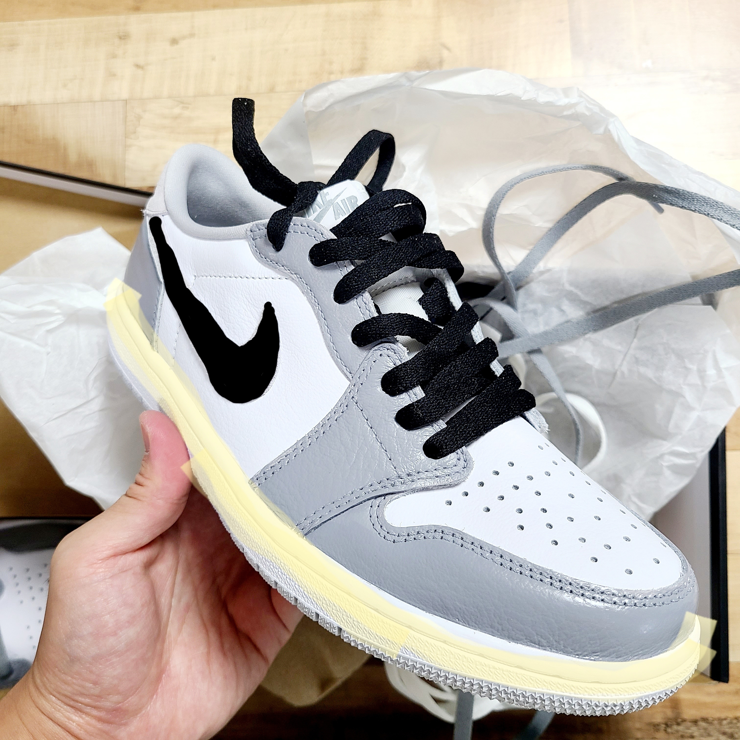 Jordan 1 Low OG Neutral Grey 착용 스타일 - 2