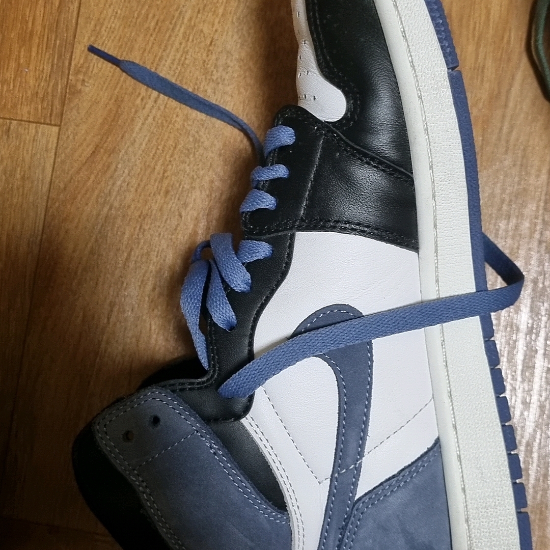 Jordan 1 Retro High Blue Moon, Jordan 1 Retro High Clay Green 착용 스타일 - 2