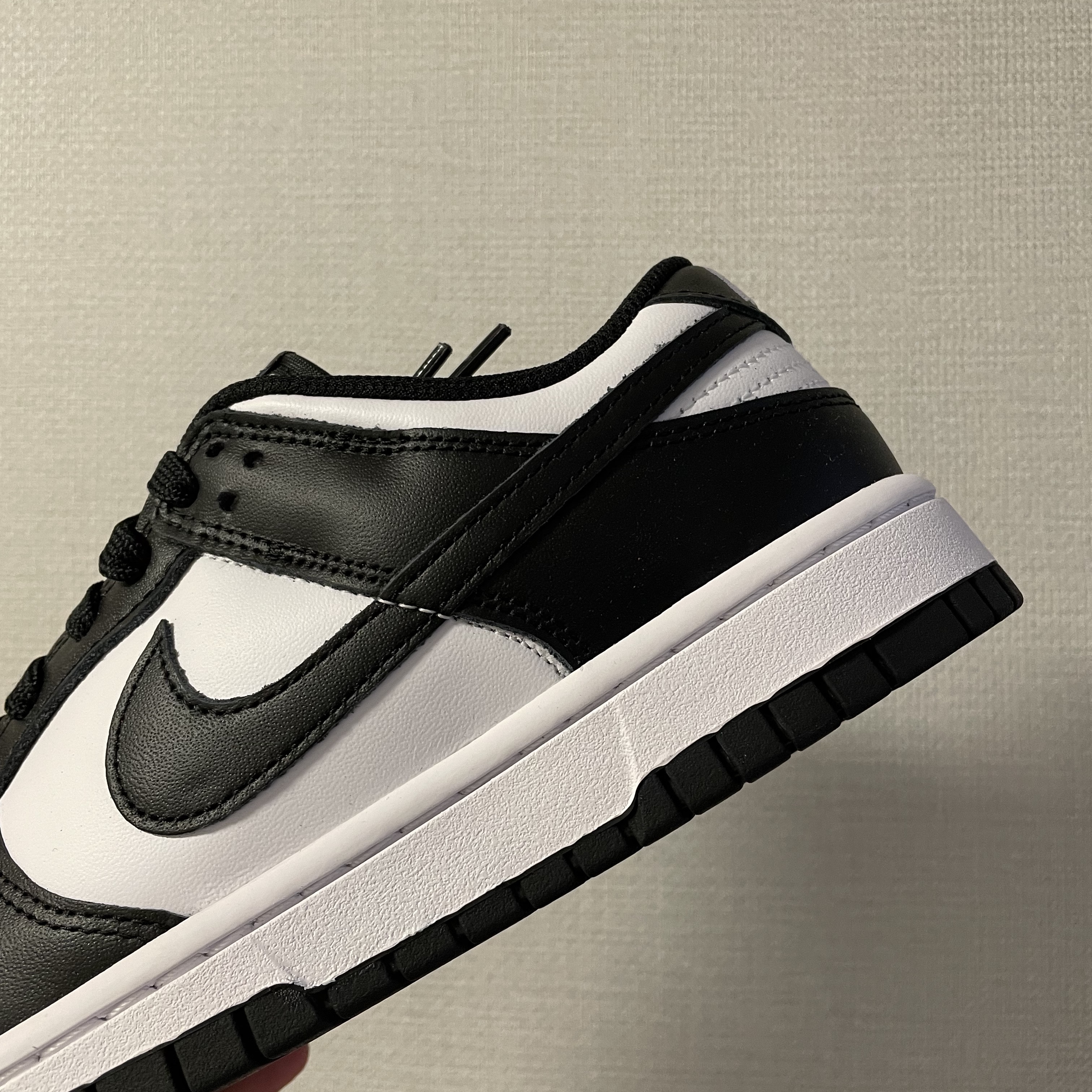 (W) Nike Dunk Low Black 착용 스타일 - 3