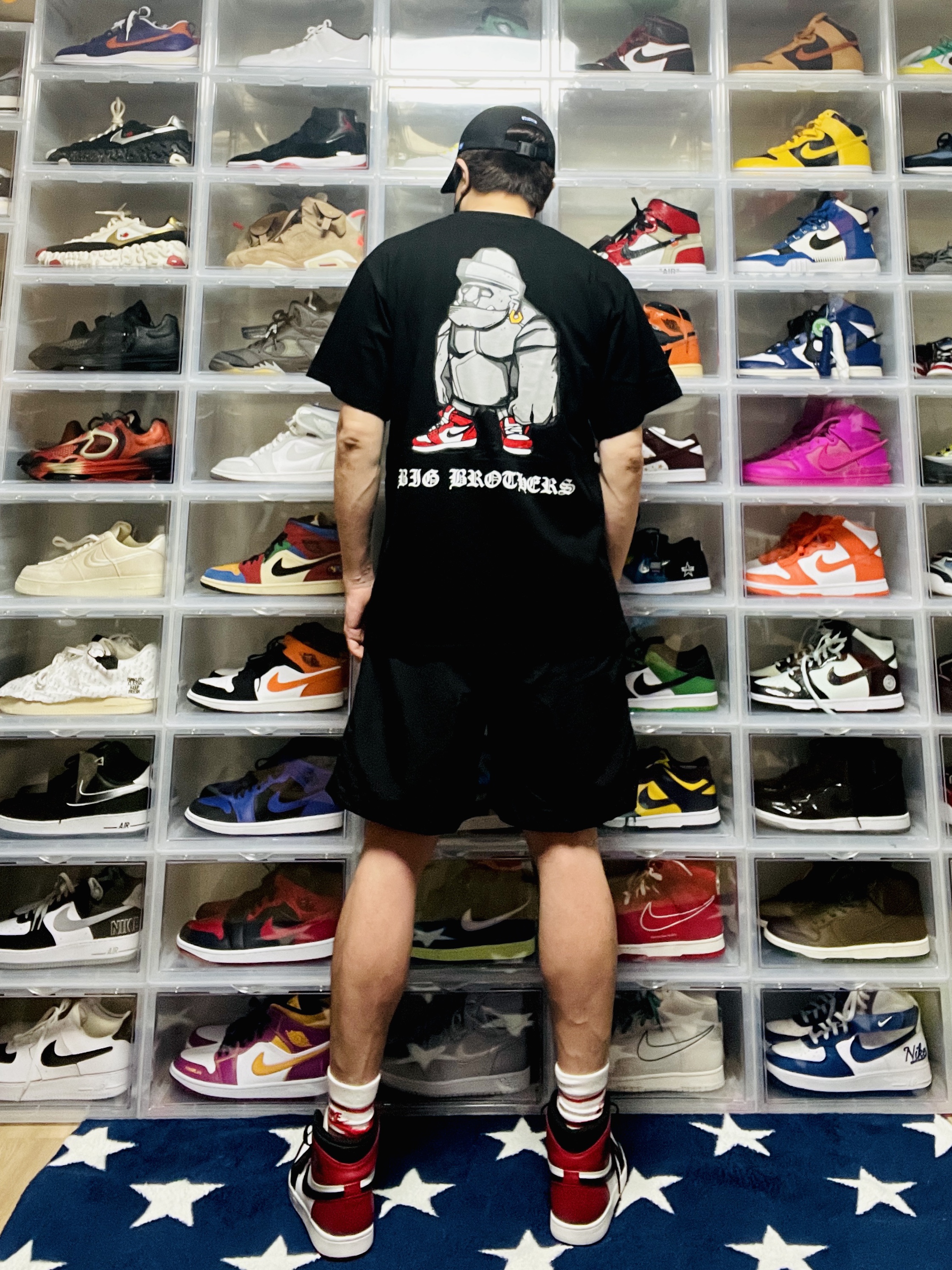 Jordan 1 Retro Black Toe 2013, Stussy x Cactus Plant Flea Market Shorts Black 착용 스타일 - 2