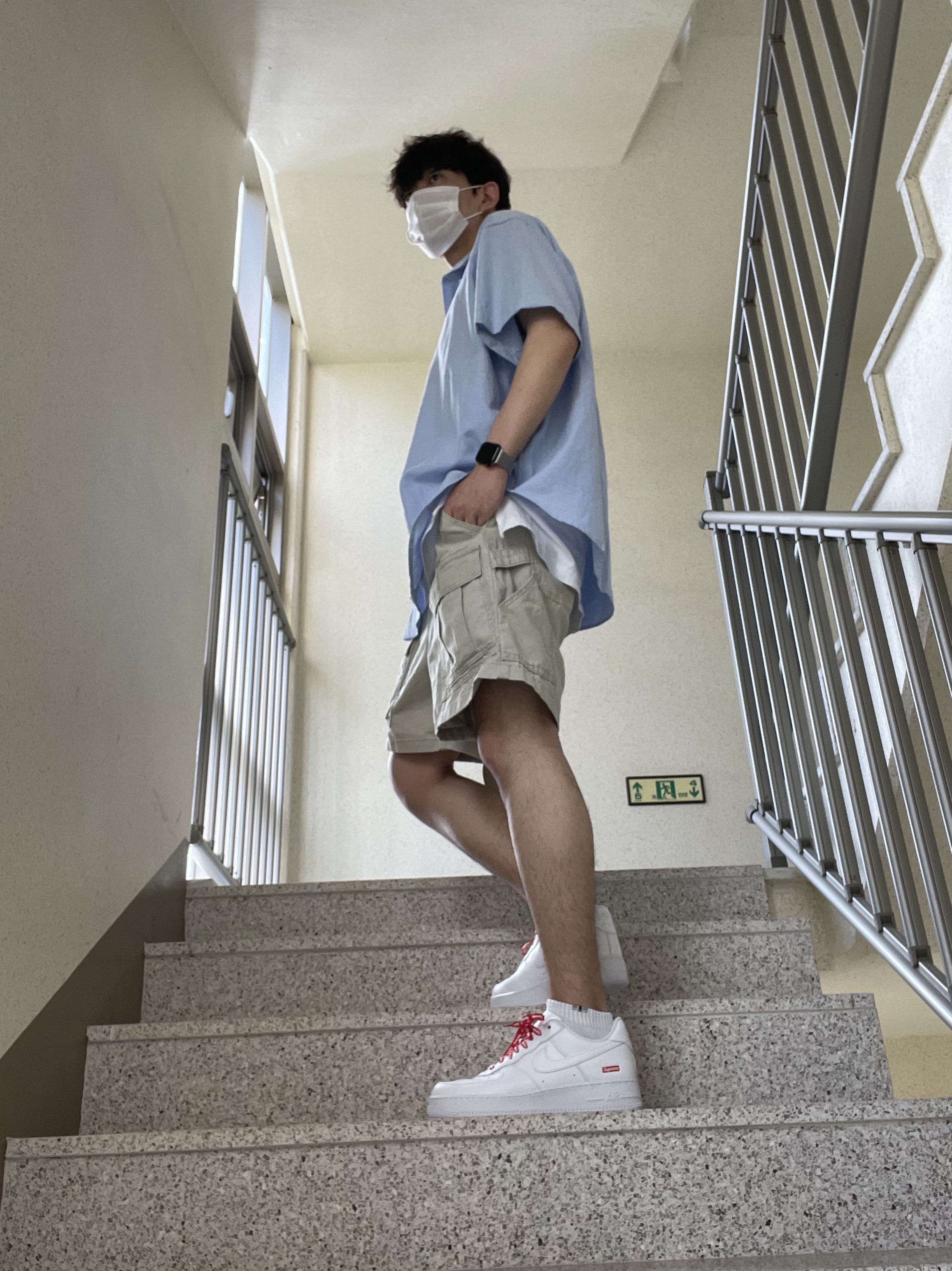 Nike x Supreme Air Force 1 Low White 착용 스타일 - 2