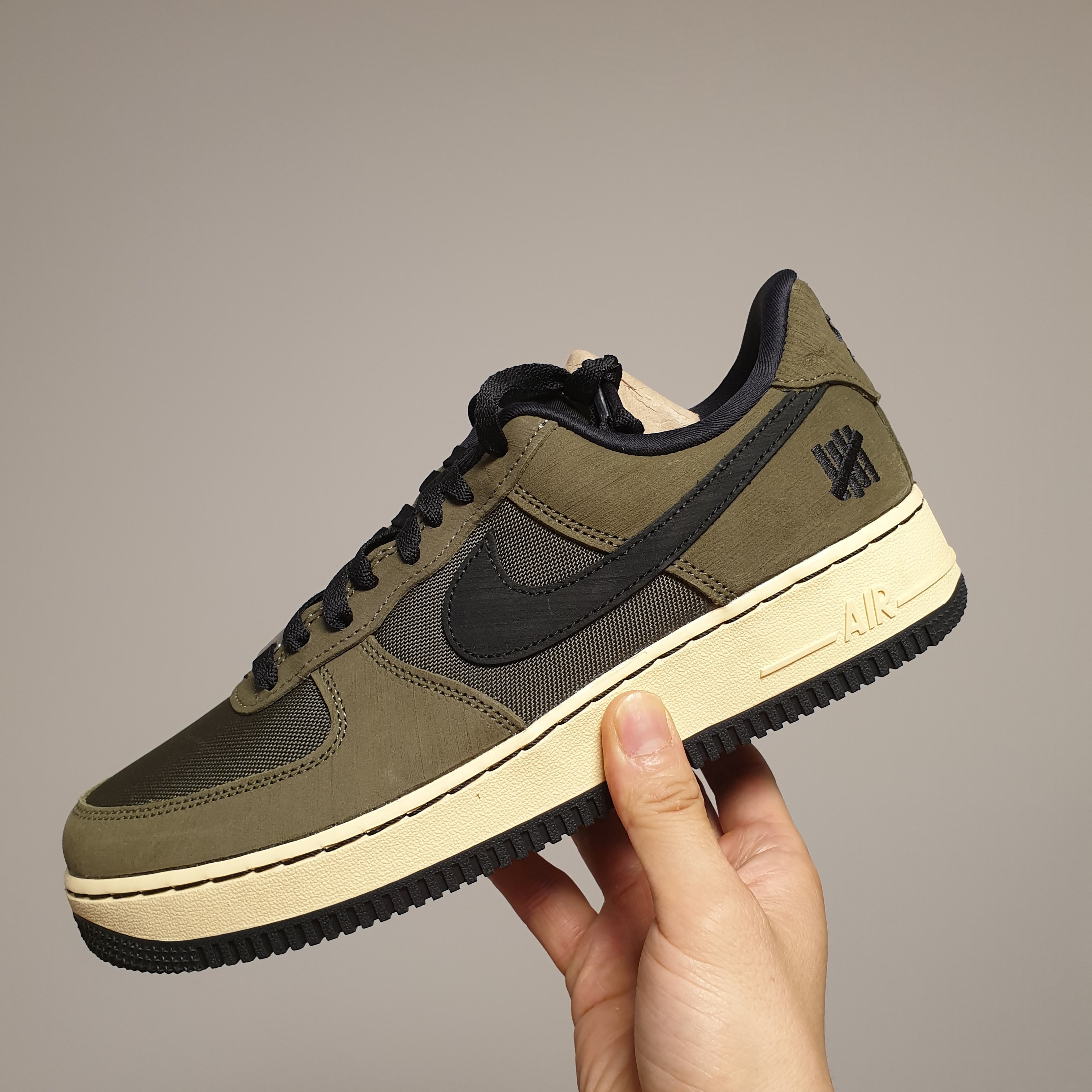 Nike x Undefeated Air Force 1 Low SP Ballistic 착용 스타일 - 1