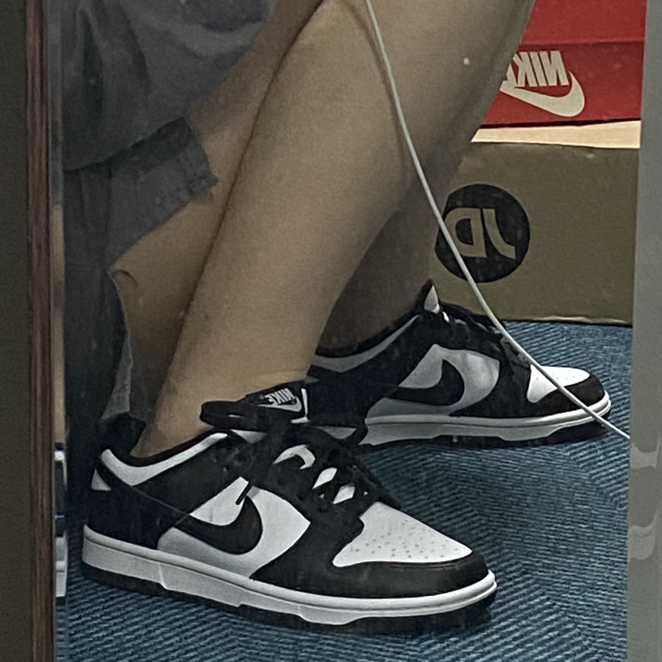 (W) Nike Dunk Low Black 착용 스타일 - 2