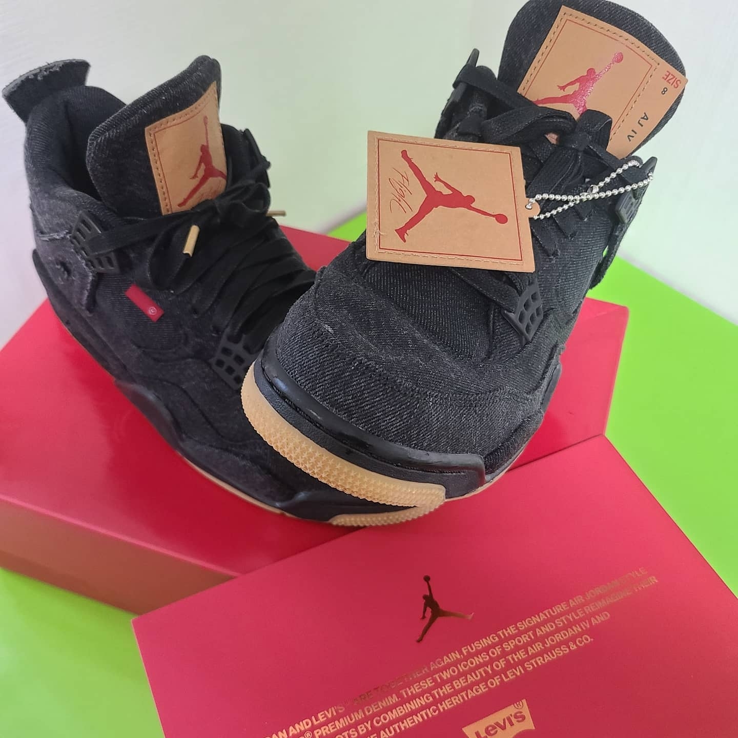 Jordan 4 x Levi's Retro Black Denim (Blank Tag) 착용 스타일
