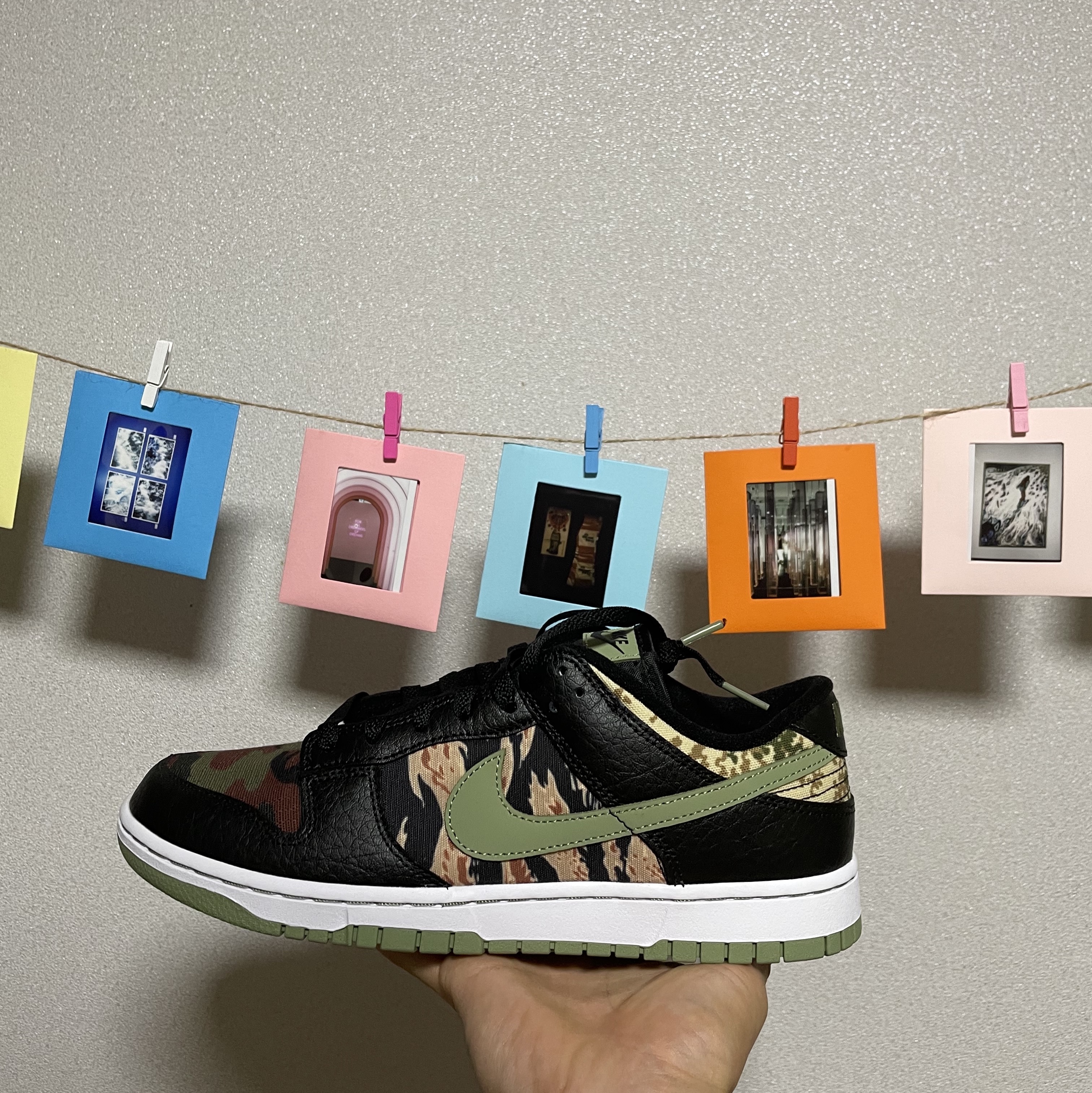 Nike Dunk Low SE Black Multi Camo 착용 스타일