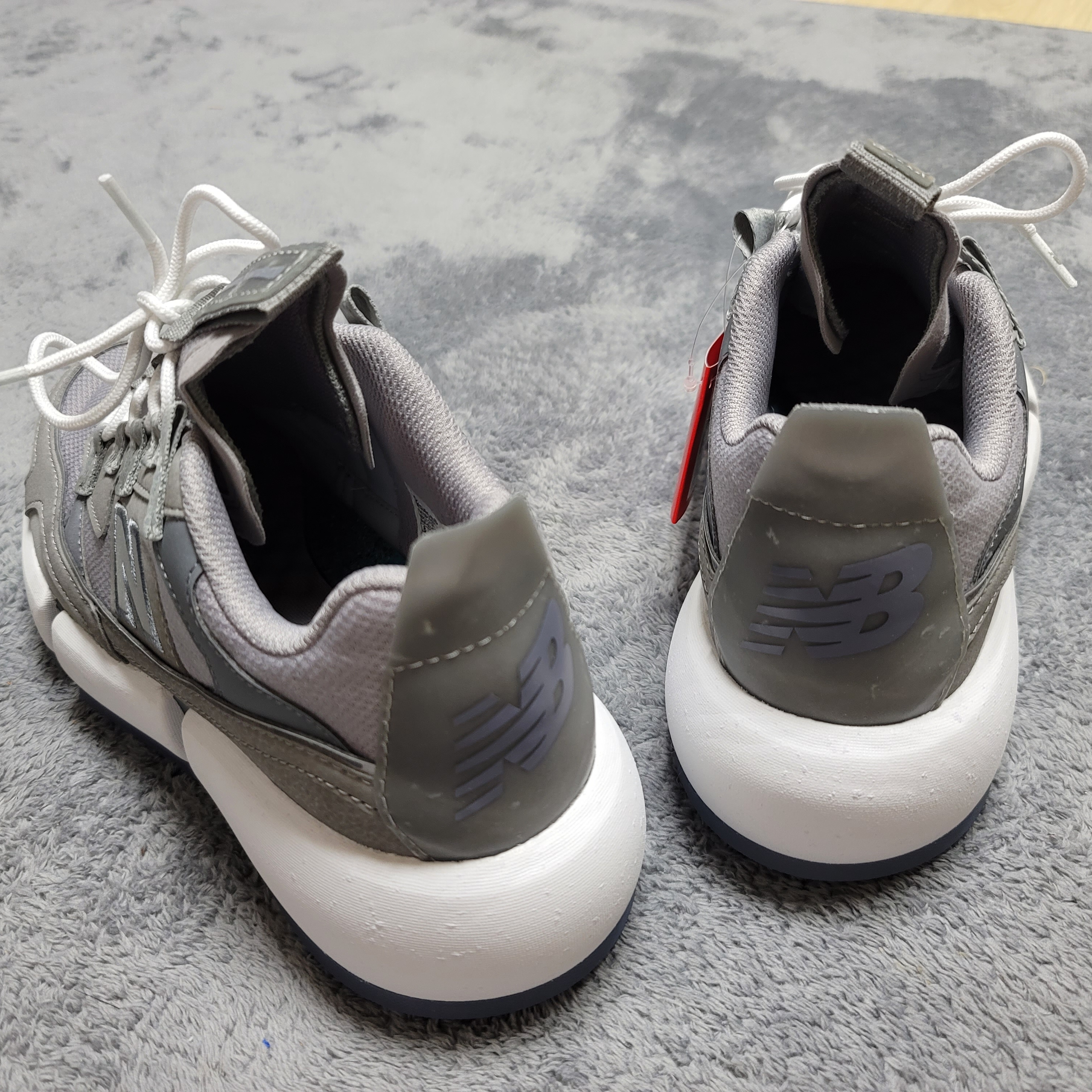 New Balance x Jaden Smith Vision Racer Grey 착용 스타일 - 2