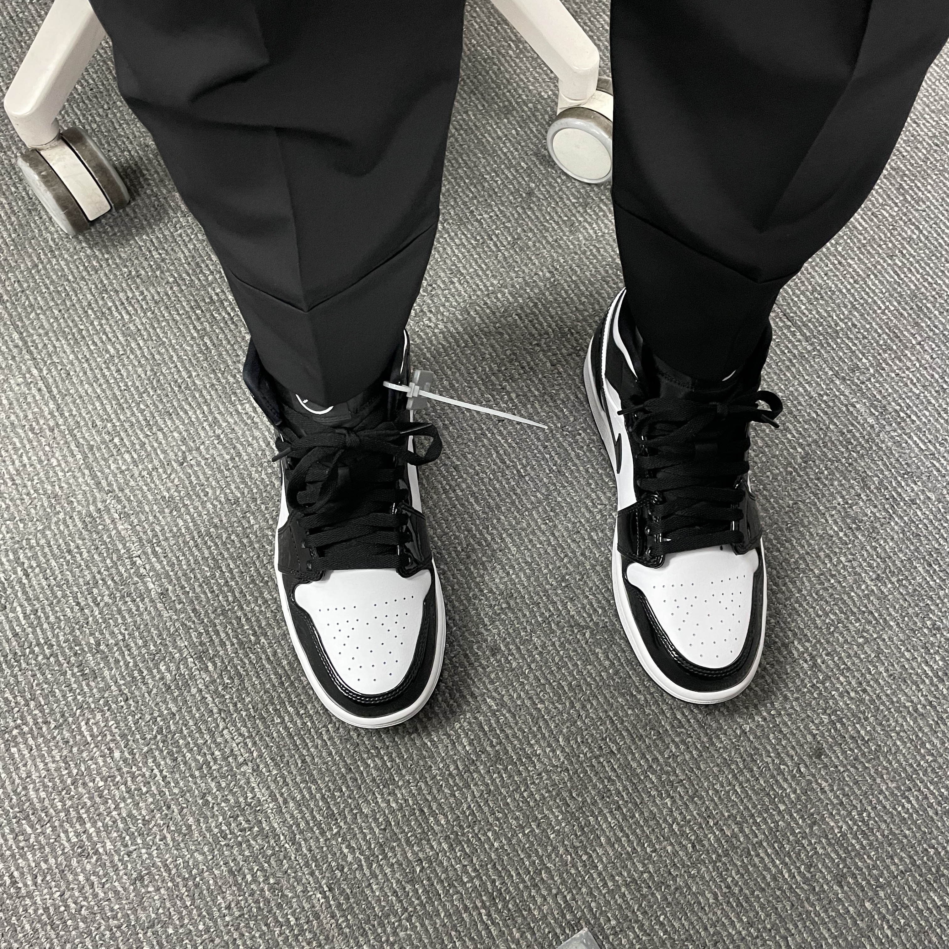 Jordan 1 Mid SE ASW Black 착용 스타일 - 3