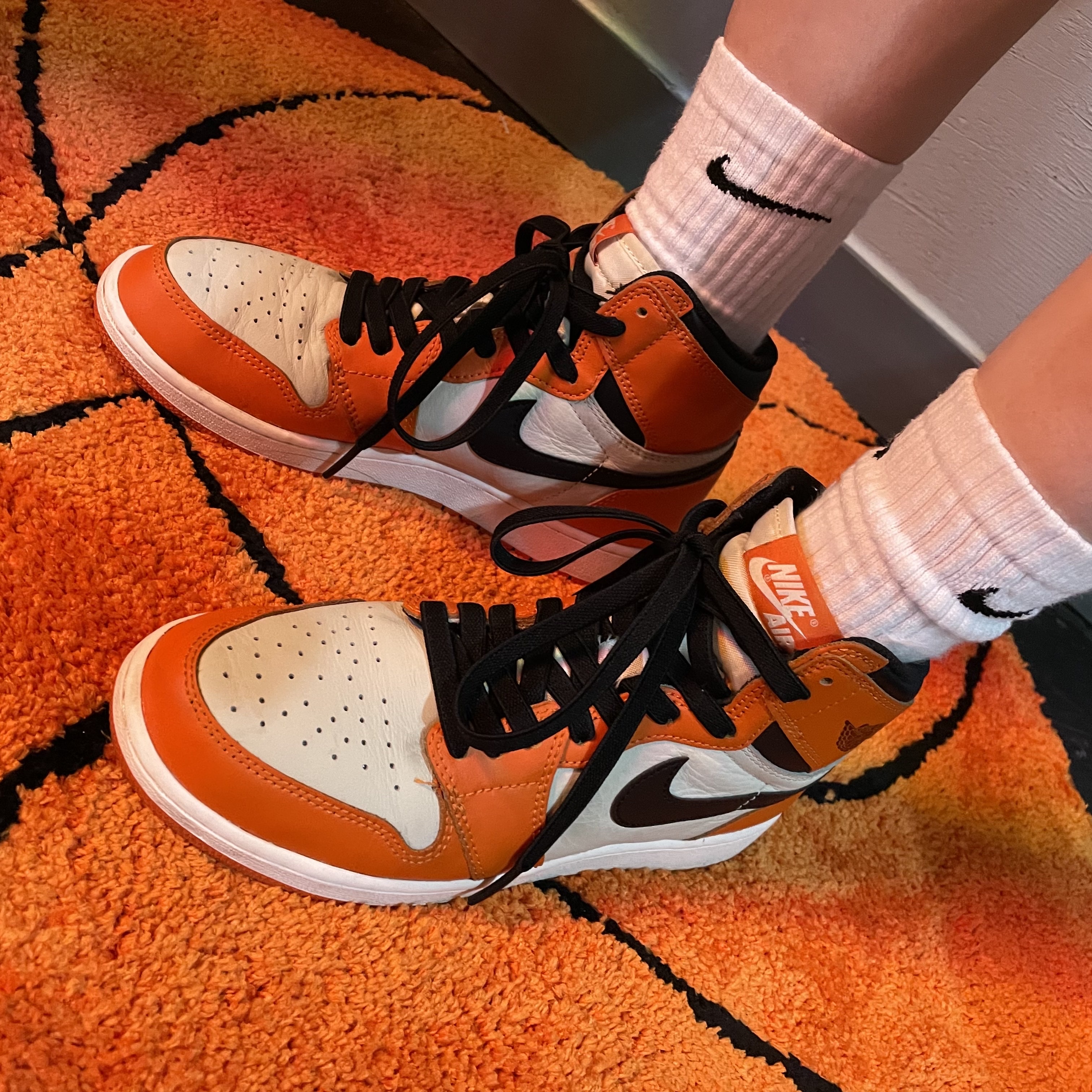 (GS) Jordan 1 Retro High OG Reverse Shattered Backboard 착용 스타일