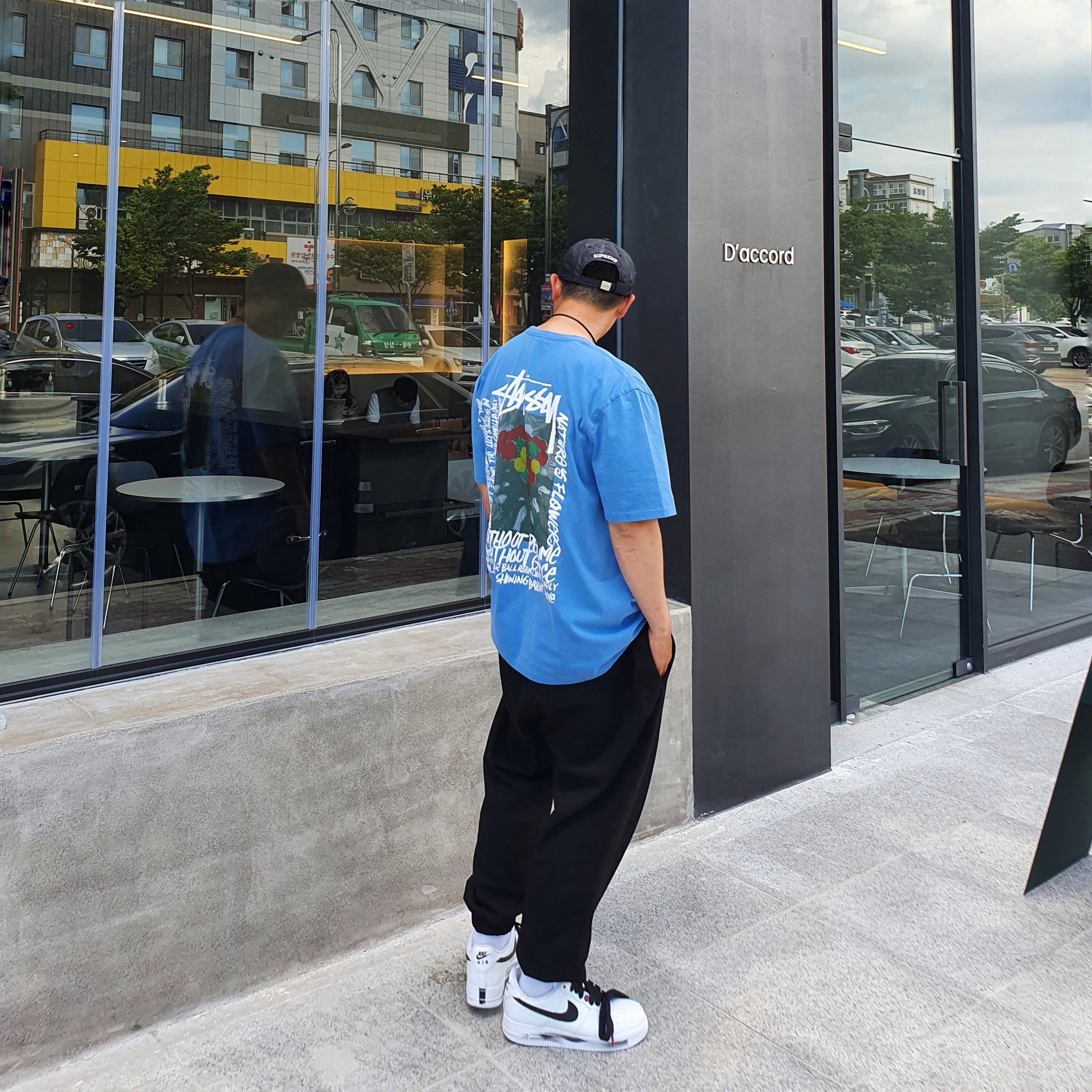 Nike x Peaceminusone Air Force 1 Low Para-Noise 2.0, Stussy Camellias Pig. Dyed T-Shirt Blue 착용 스타일 - 2