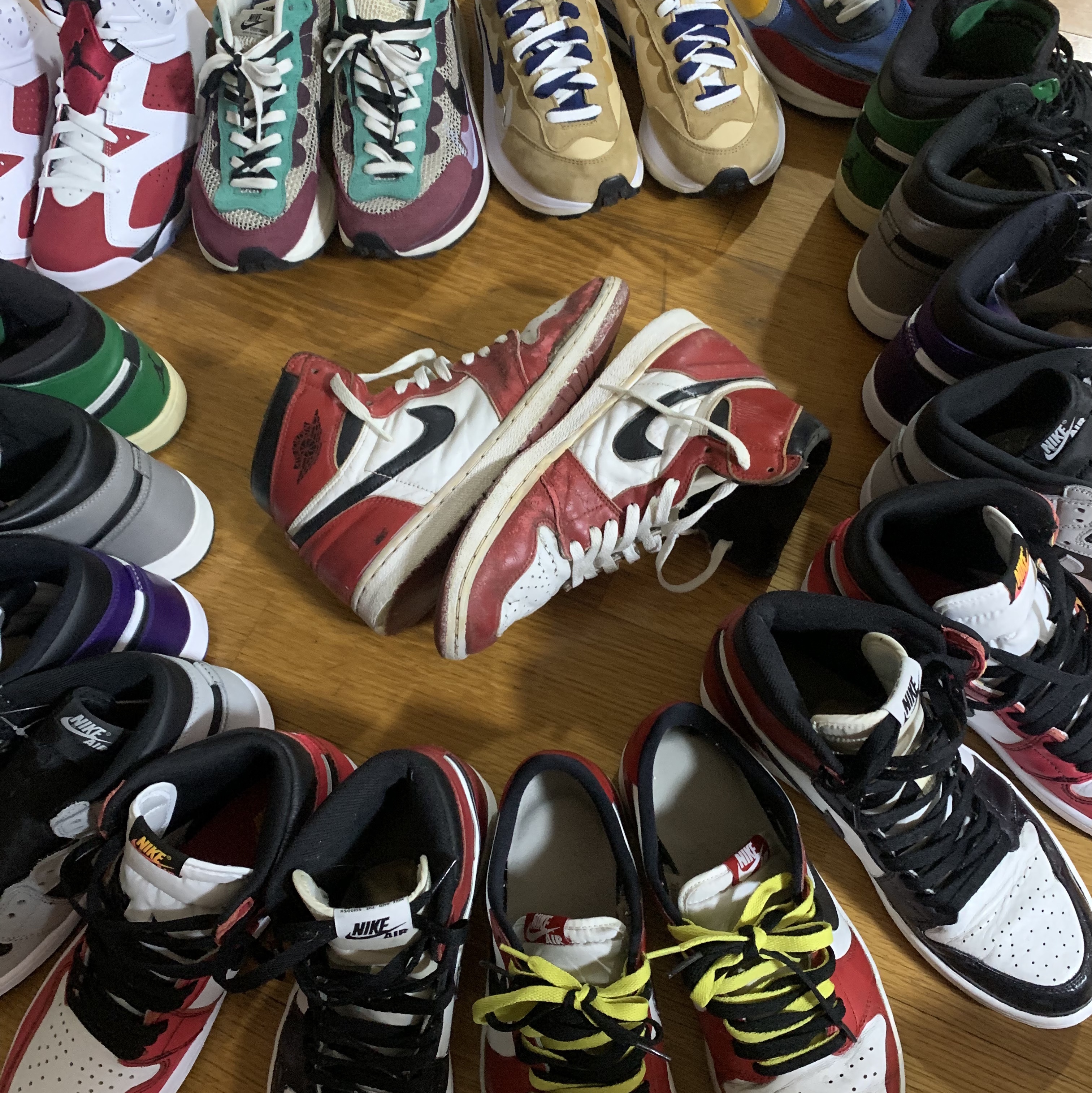 Jordan 1 Retro High OG Court Purple 2020, Jordan 1 Retro High OG Light Fusion Red 착용 스타일 - 2