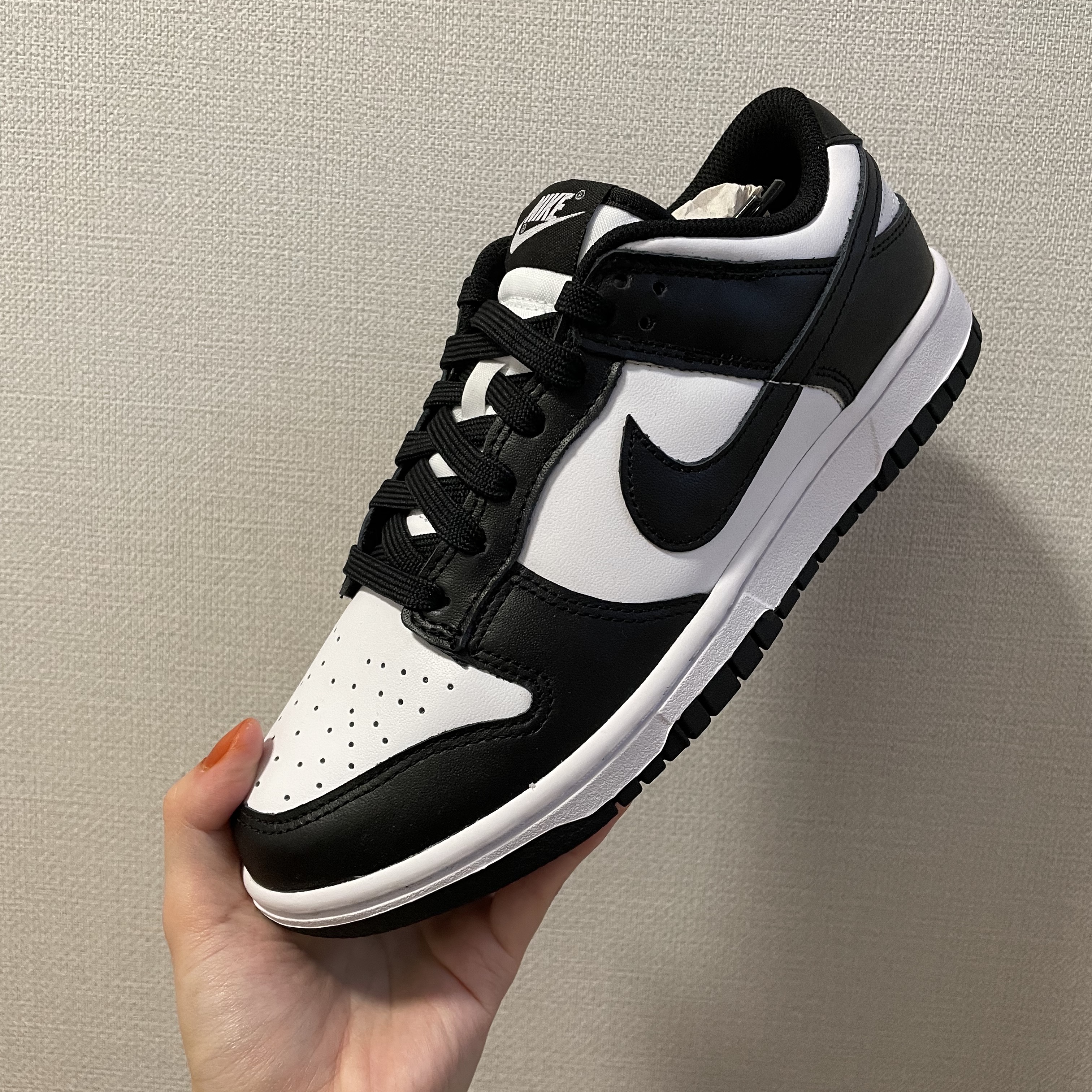 (W) Nike Dunk Low Black 착용 스타일 - 2