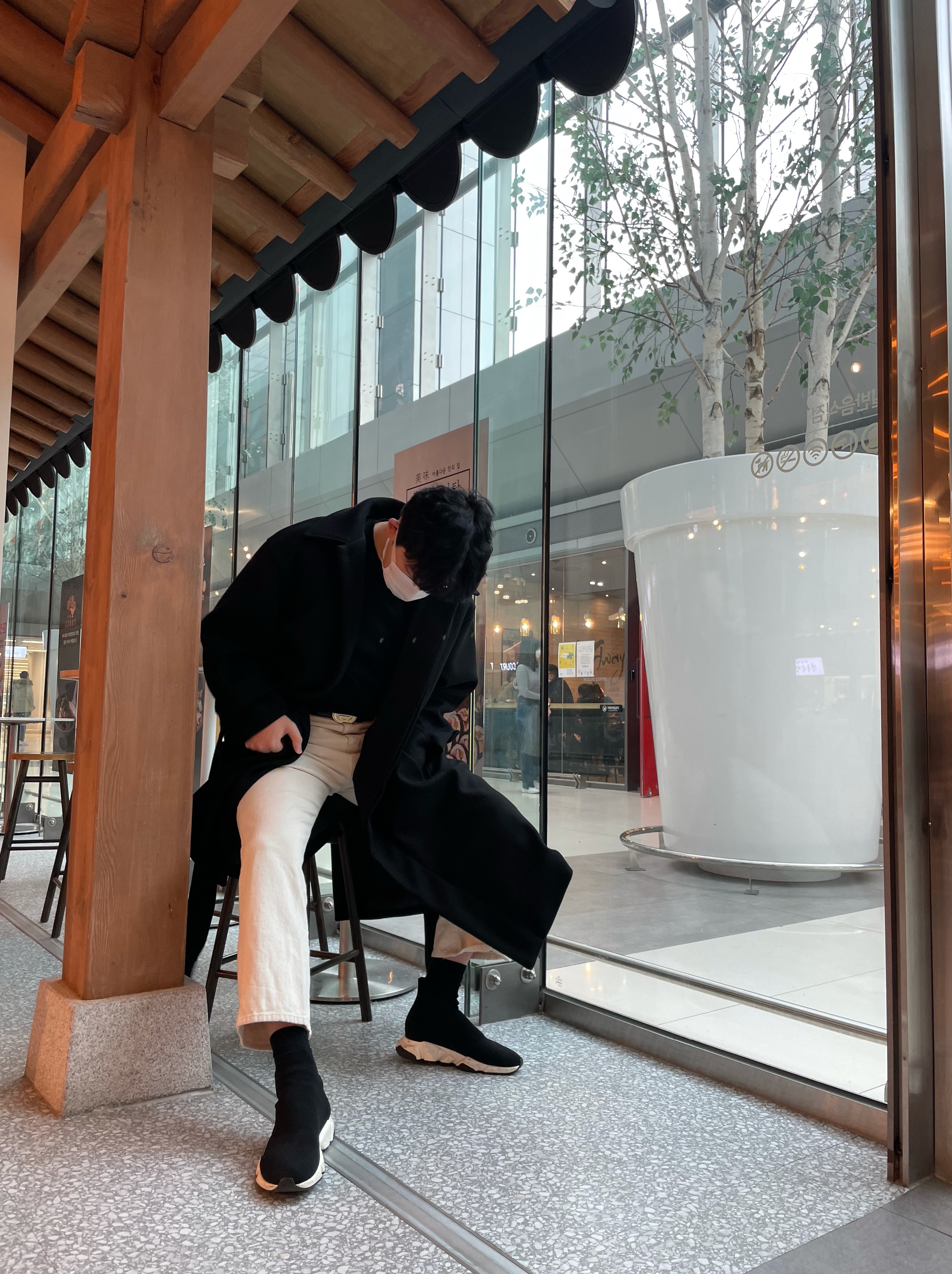 Balenciaga Speed Trainer Black White 2018 착용 스타일