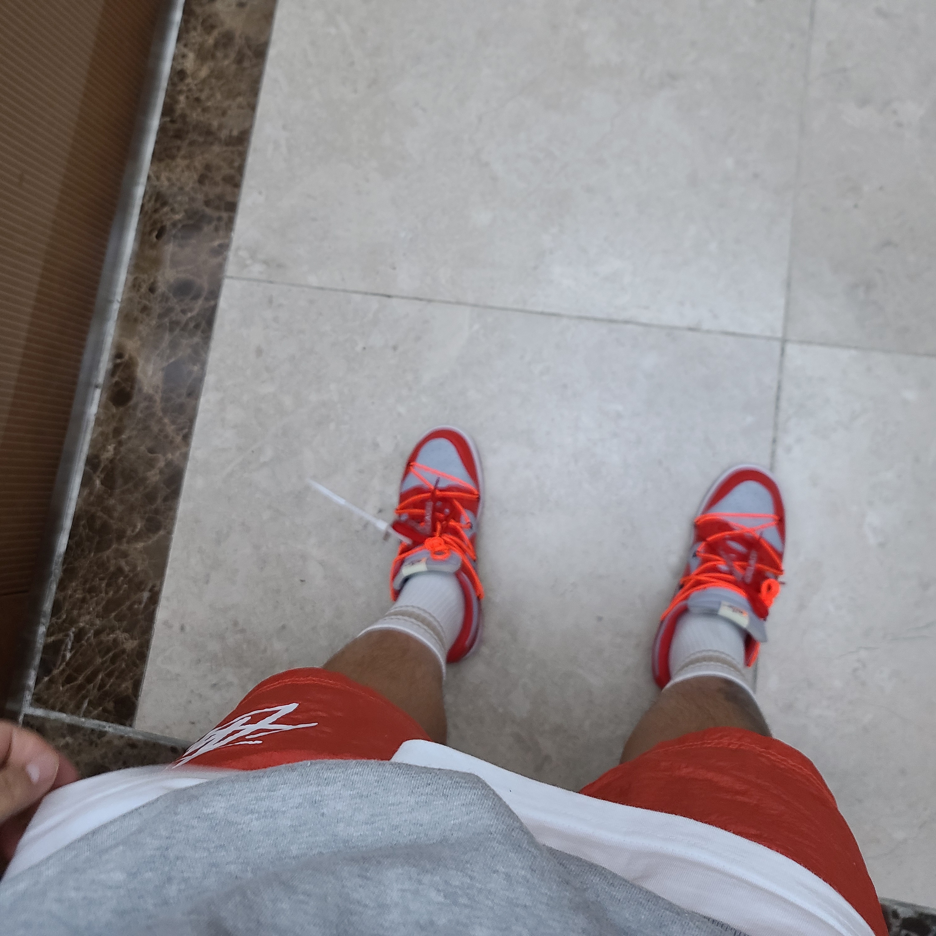 Nike x Off-White Dunk Low University Red, Nike x Stussy Water Shorts Habanero Red 착용 스타일