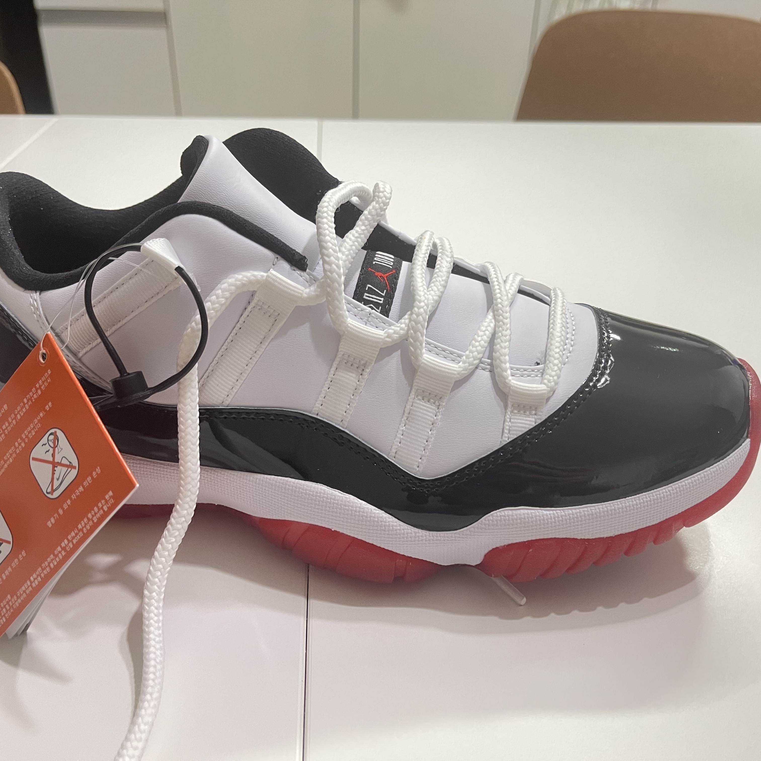 Jordan 11 Retro Low Concord Bred 착용 스타일