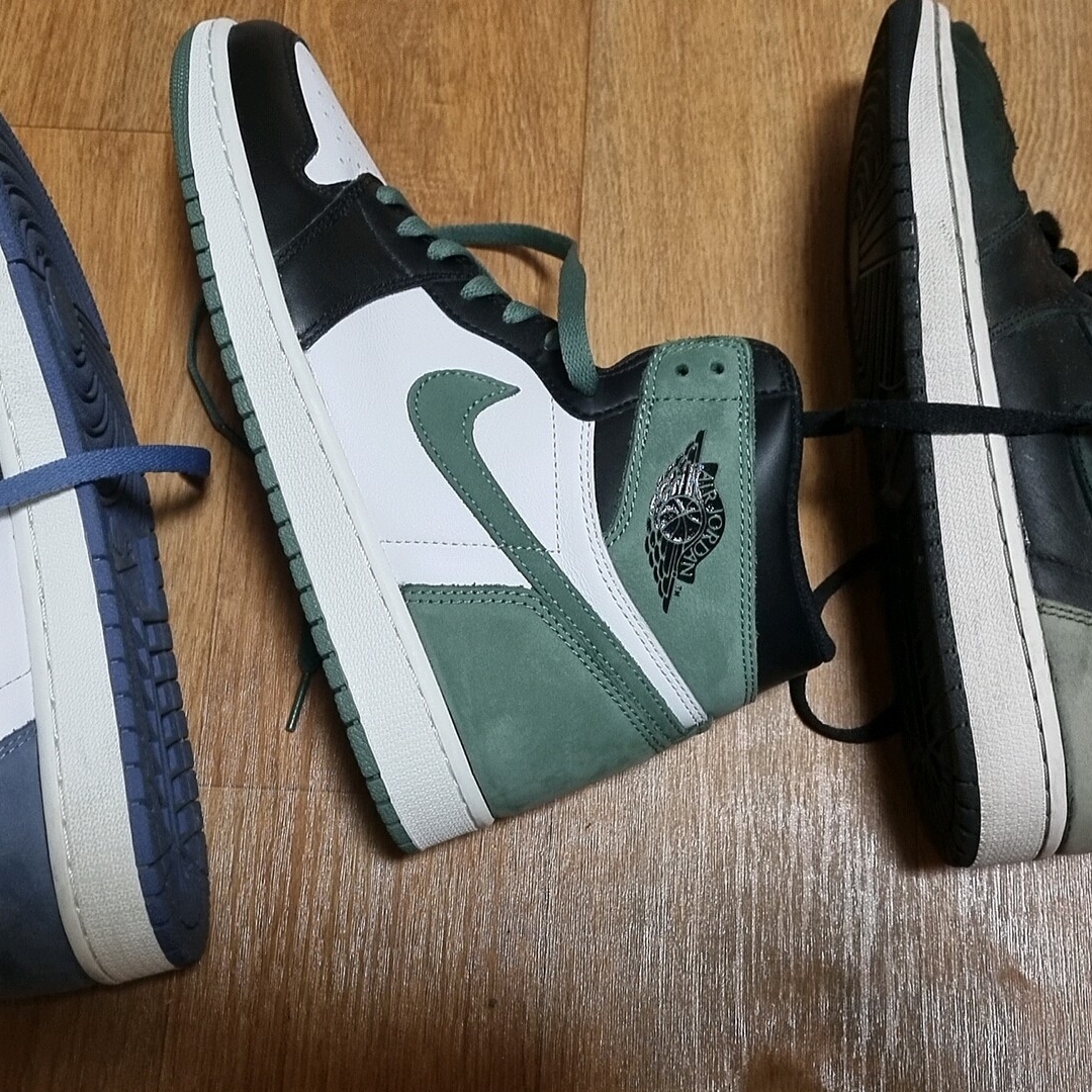 Jordan 1 Retro High Blue Moon, Jordan 1 Retro High Clay Green 착용 스타일 - 1