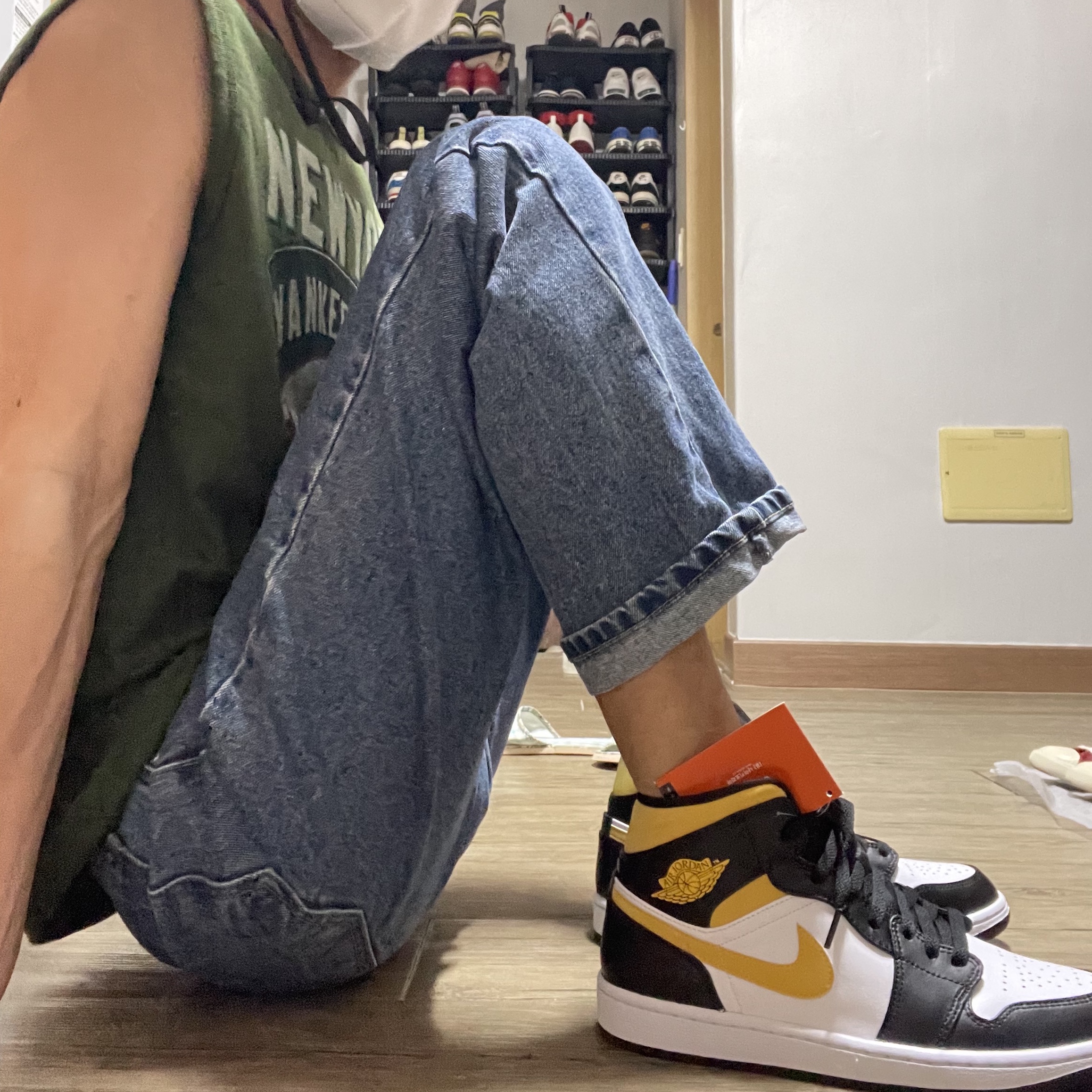 Jordan 1 Mid Pollen 착용 스타일 - 3