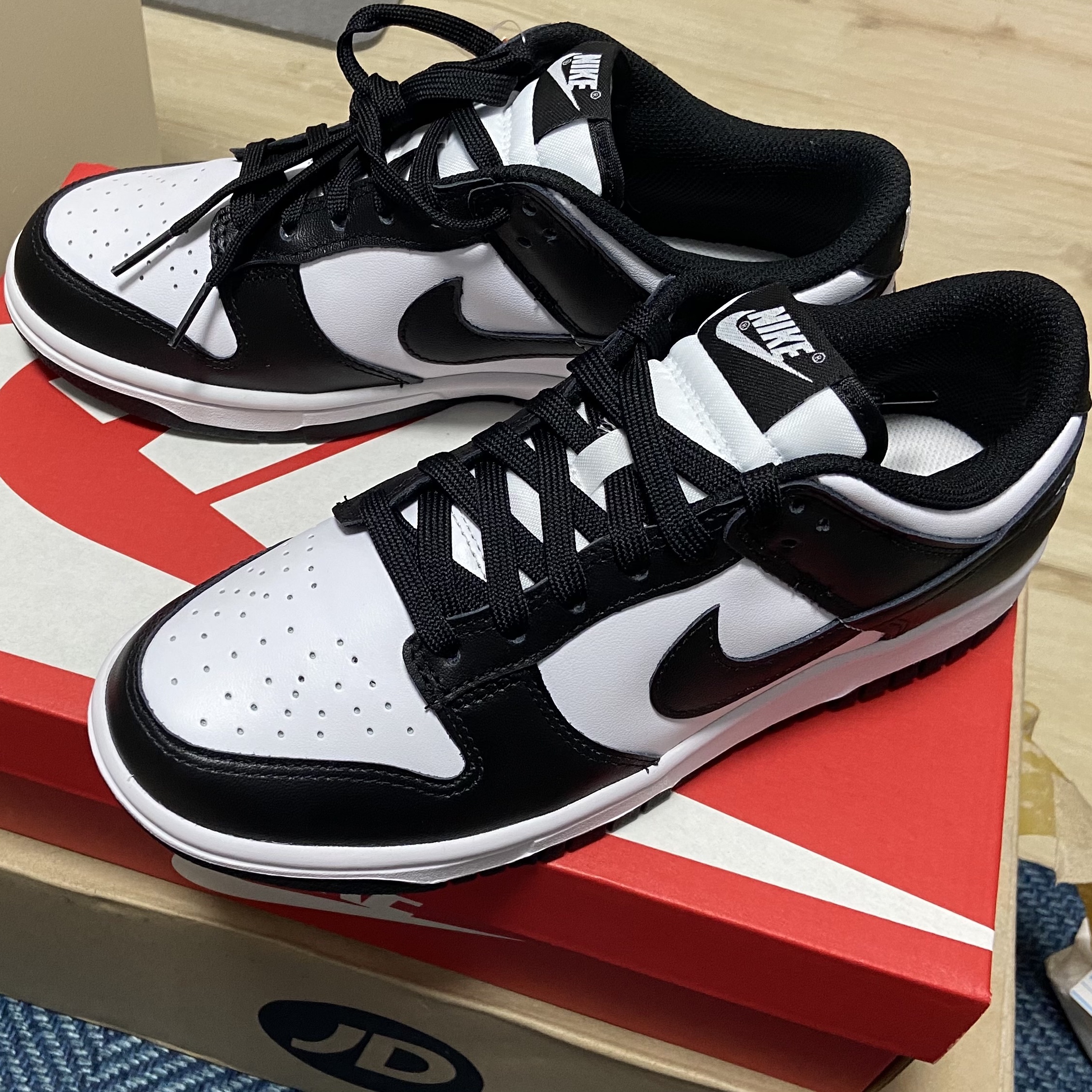 (W) Nike Dunk Low Black 착용 스타일 - 1