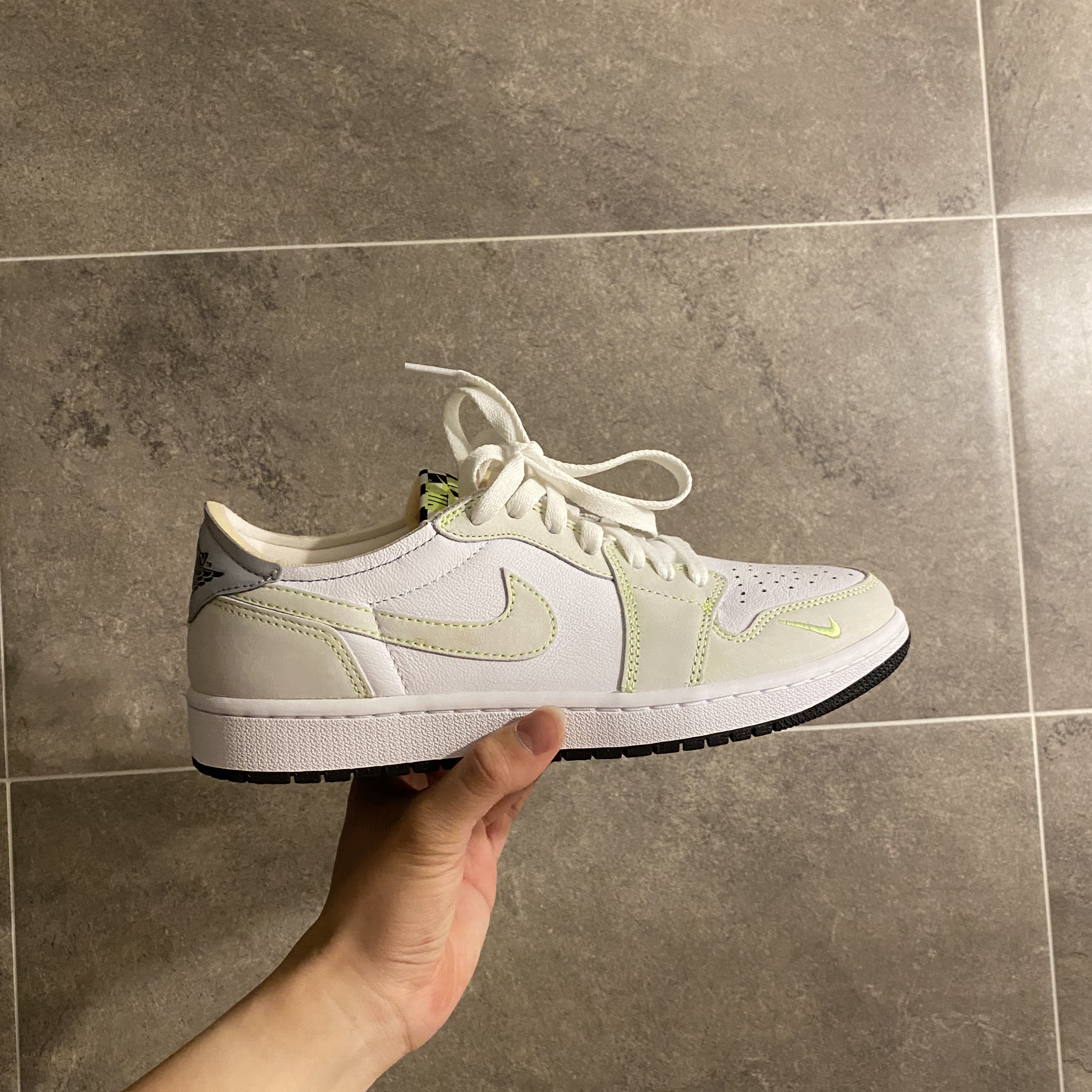 Jordan 1 Low OG Ghost Green 착용 스타일 - 1