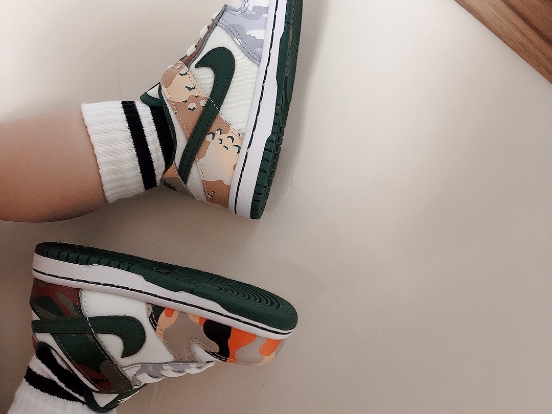 (TD) Nike Dunk Low SE Sail Multi Camo 착용 스타일 - 2