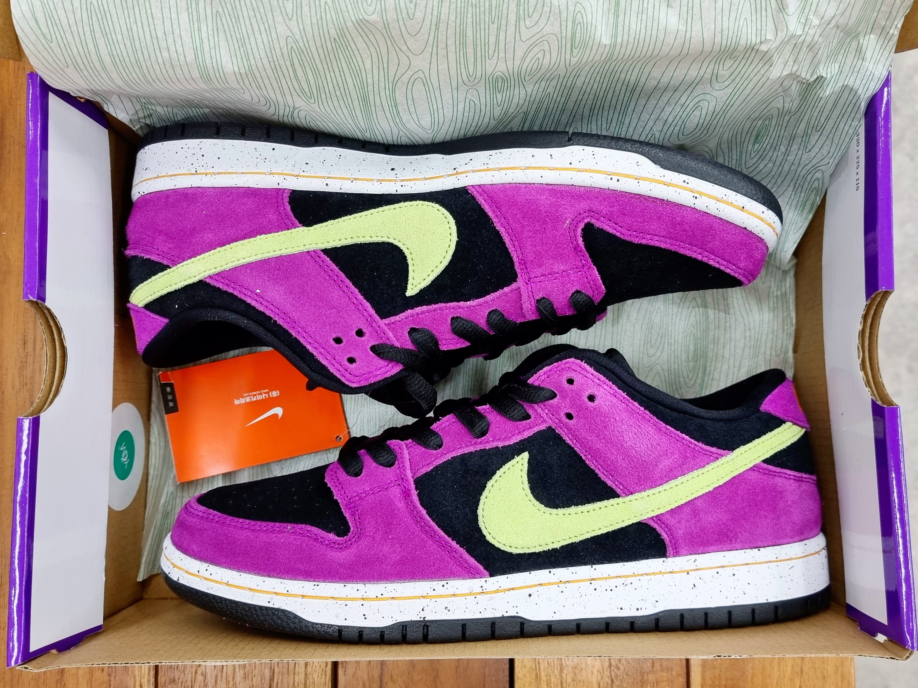 Nike SB Dunk Low Pro Red Plum 착용 스타일 - 1