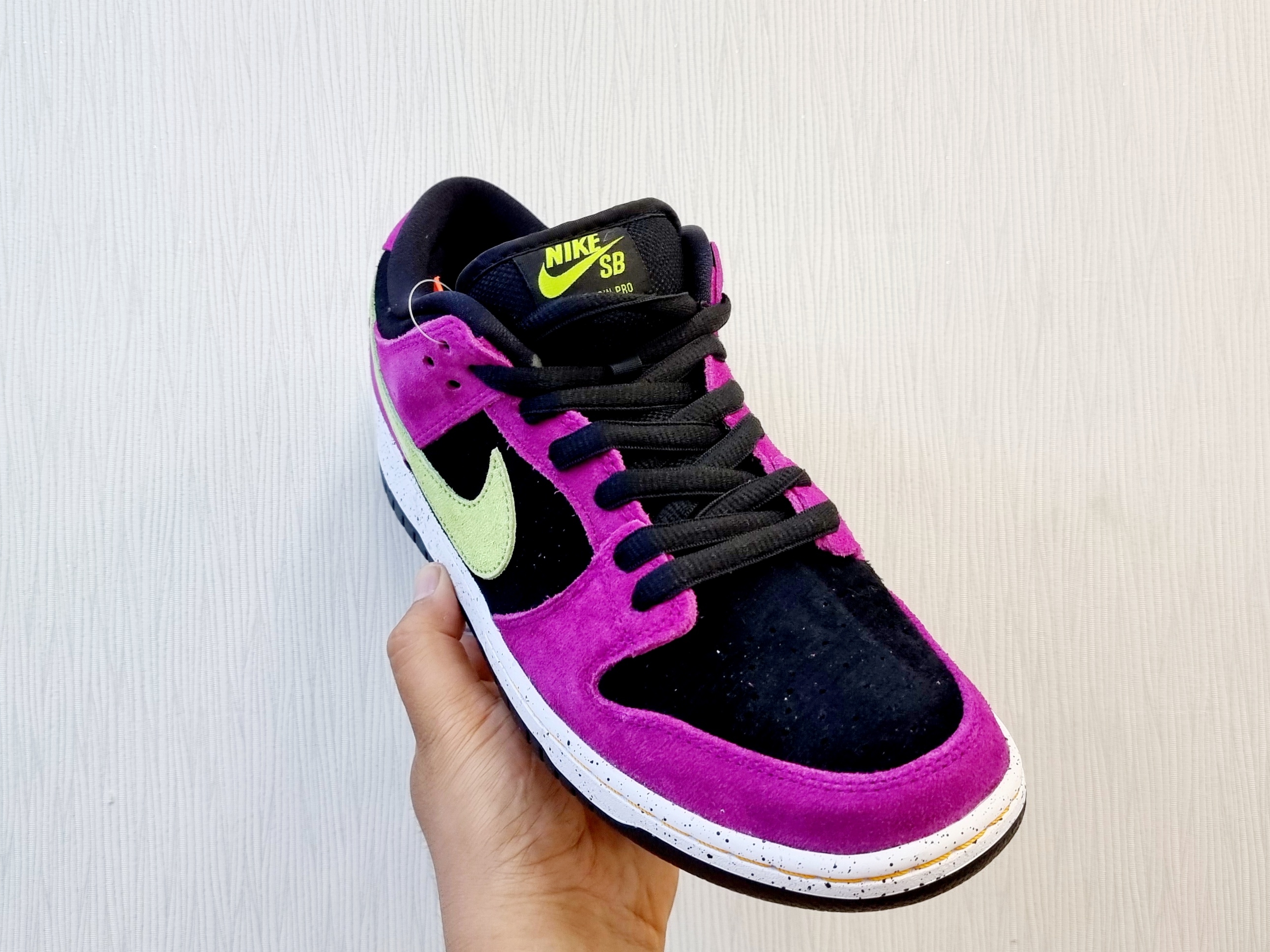 Nike SB Dunk Low Pro Red Plum 착용 스타일 - 4