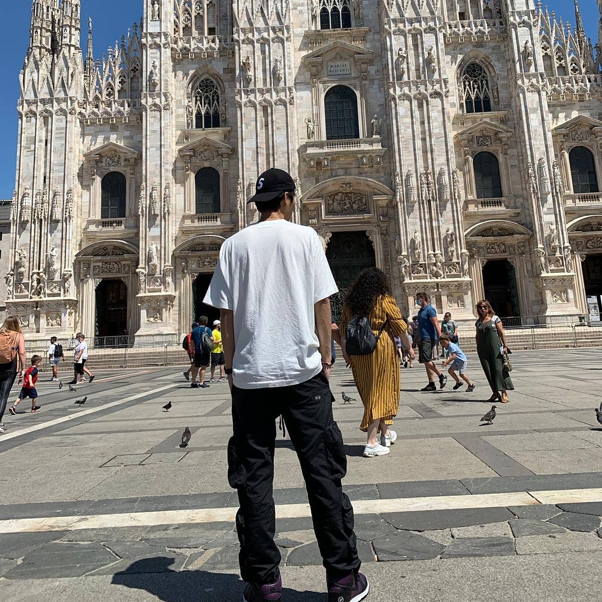 Supreme x Stone Island Embroidered Logo S/S Top White - 20FW, Nike x Fragment Dunk High Black 착용 스타일 - 1