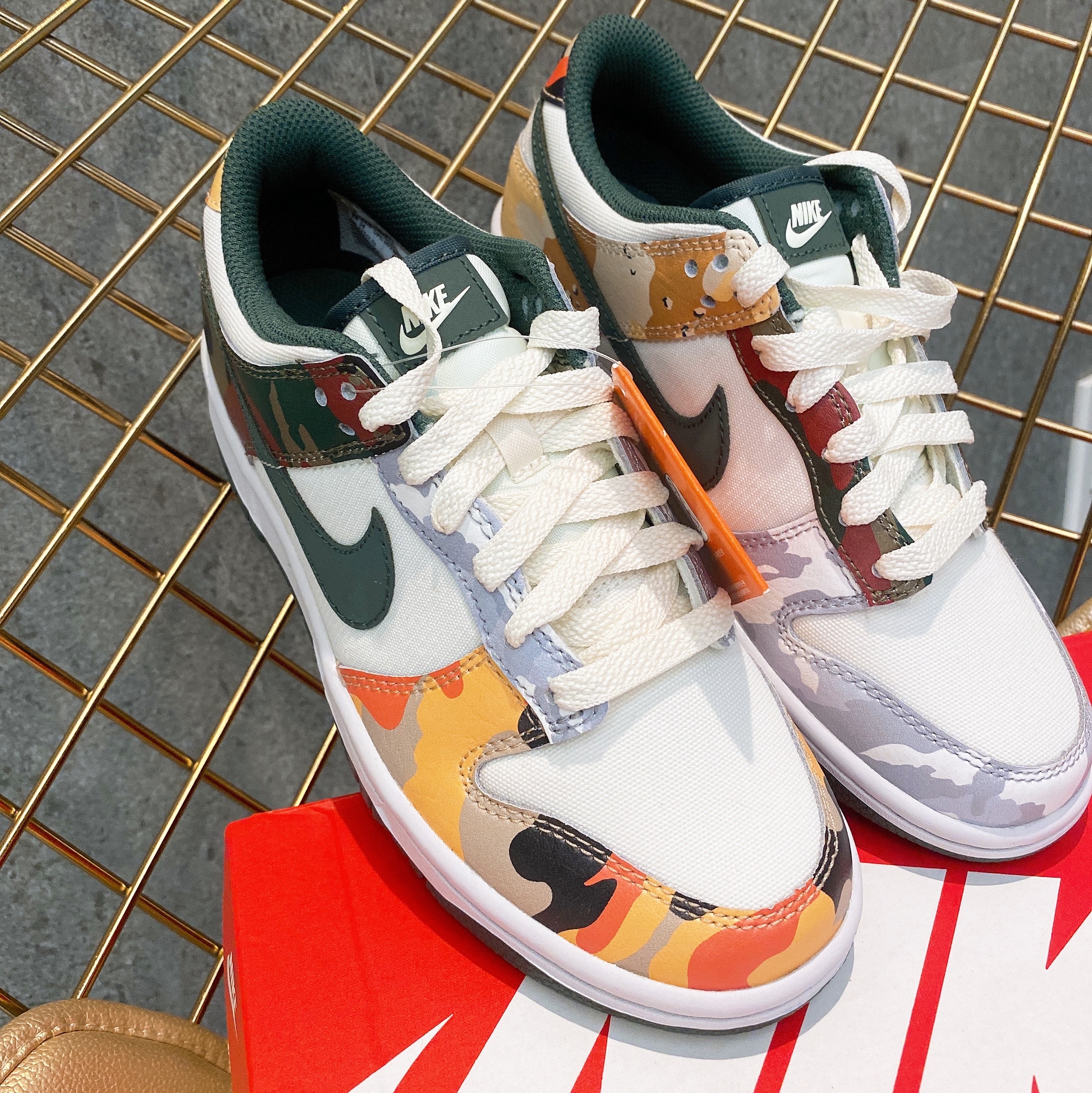 (GS) Nike Dunk Low SE Sail Multi Camo 착용 스타일 - 3
