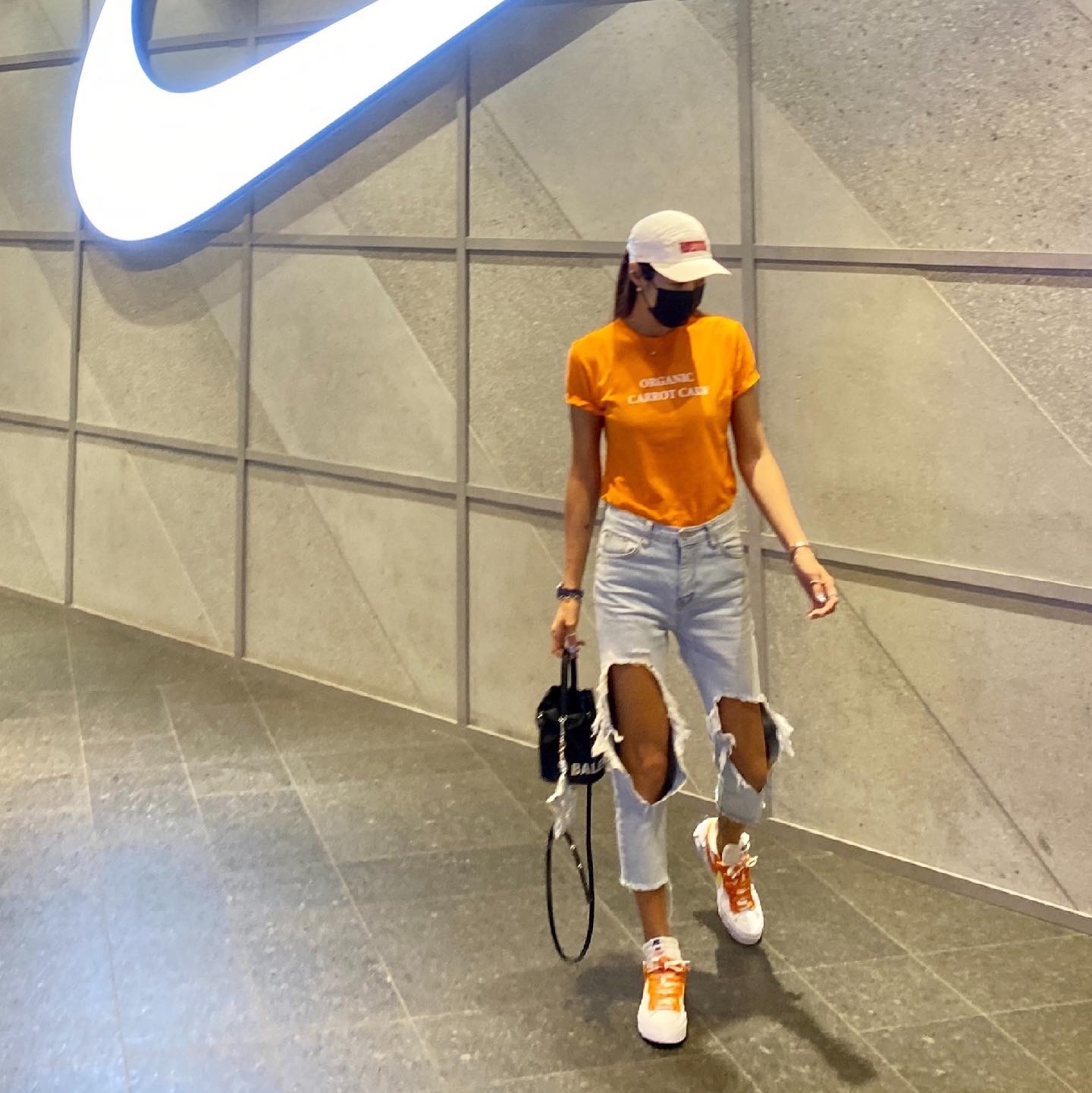 Nike x Sacai Blazer Low Magma Orange, Supreme Linen Camp Cap White - 21SS 착용 스타일