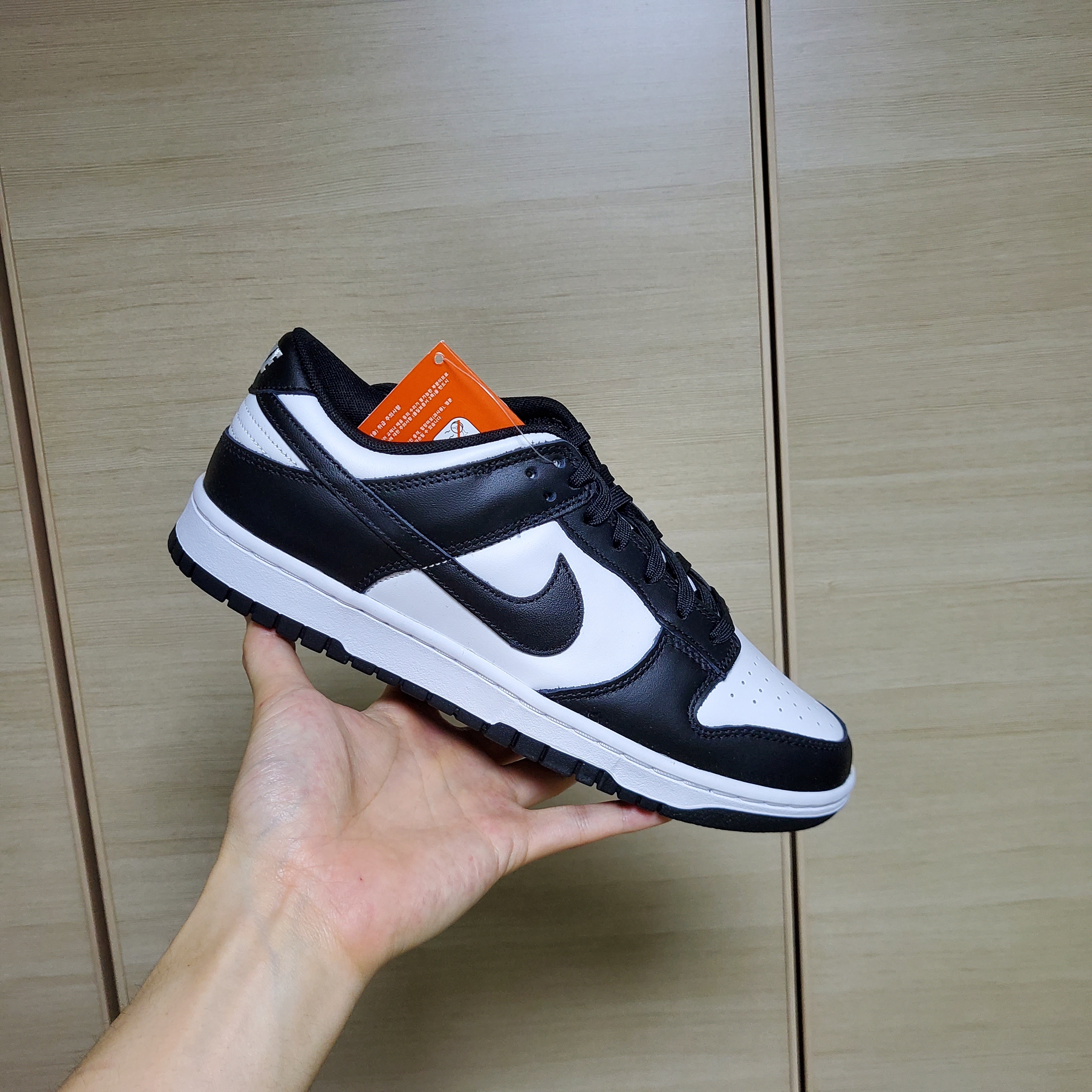 Nike Dunk Low Retro Black 착용 스타일