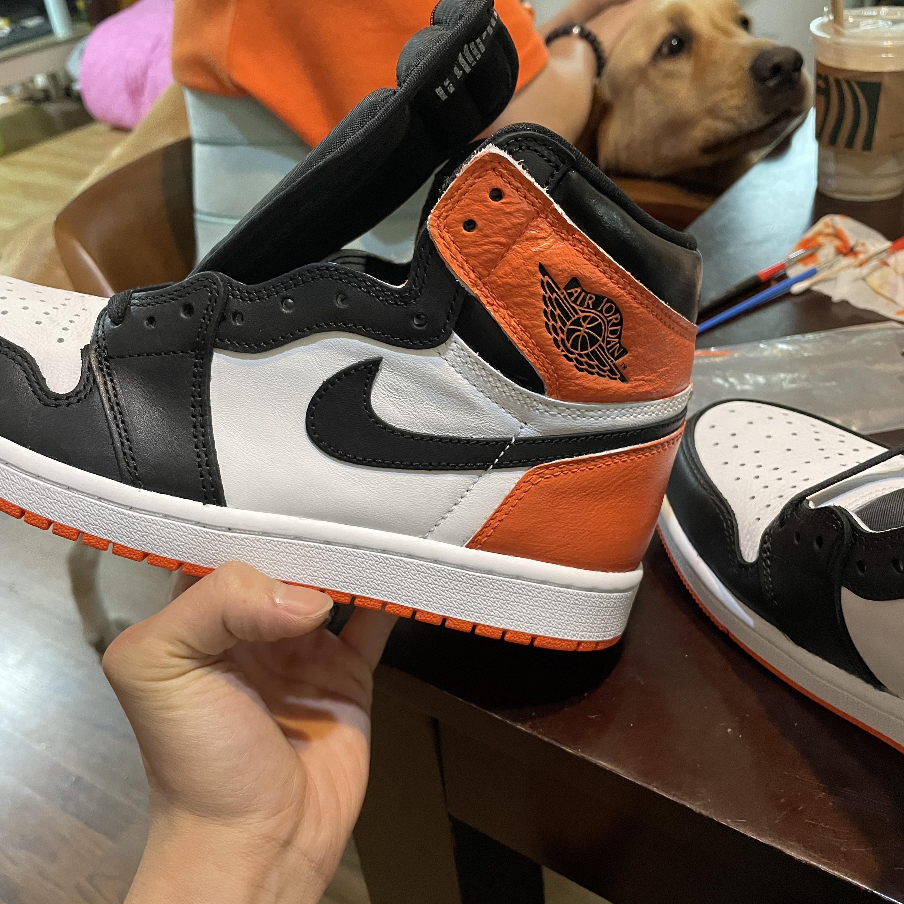 Jordan 1 Retro High OG Electro Orange 착용 스타일 - 2