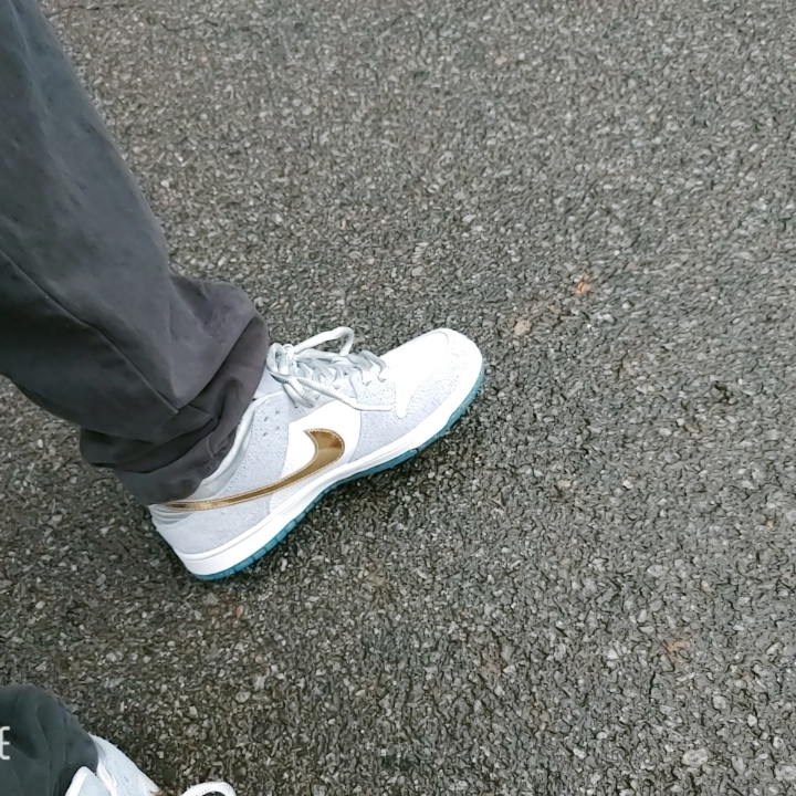 Nike x Sean Cliver SB Dunk Low Holiday Special 착용 스타일 - 1