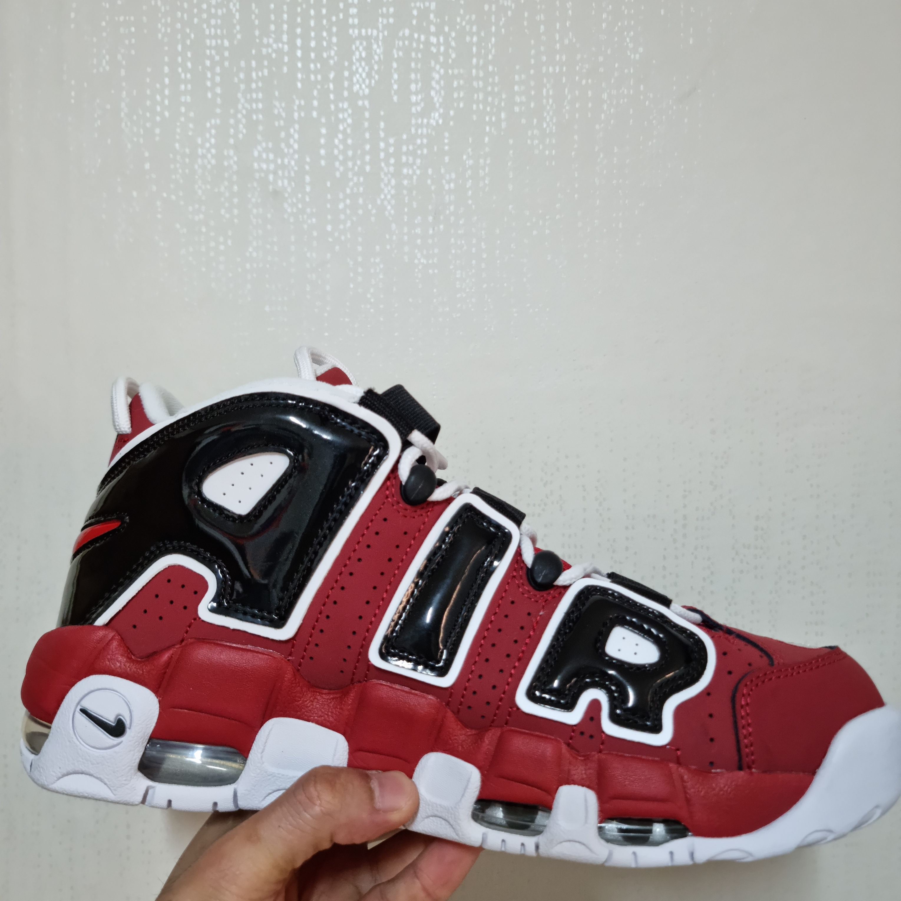 Nike Air More Uptempo 96 Bulls 2021 착용 스타일 - 1