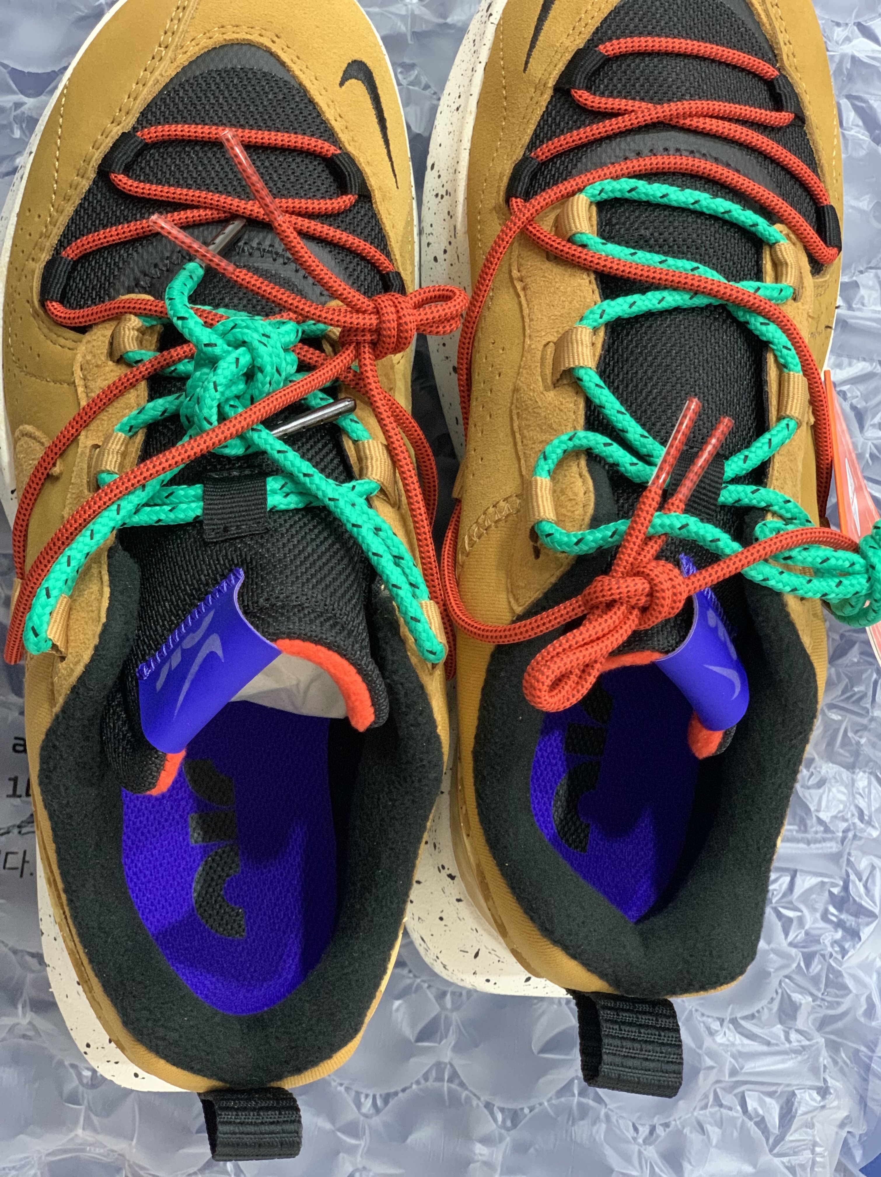 (W) Nike Air Max Viva Wheat 착용 스타일 - 3
