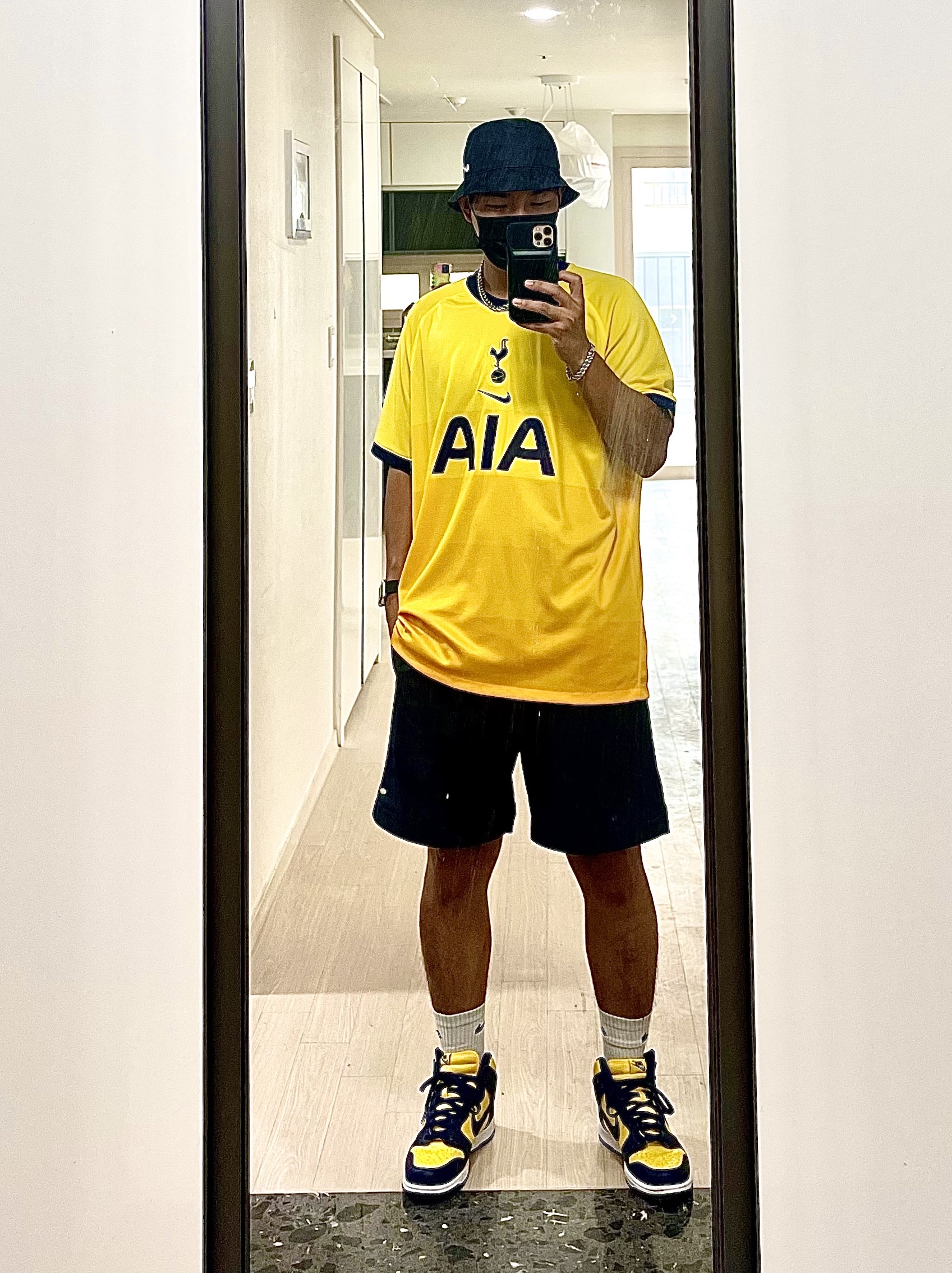 Nike NRG Bucket Hat Black, Nike Dunk High SP Maize & Blue 착용 스타일