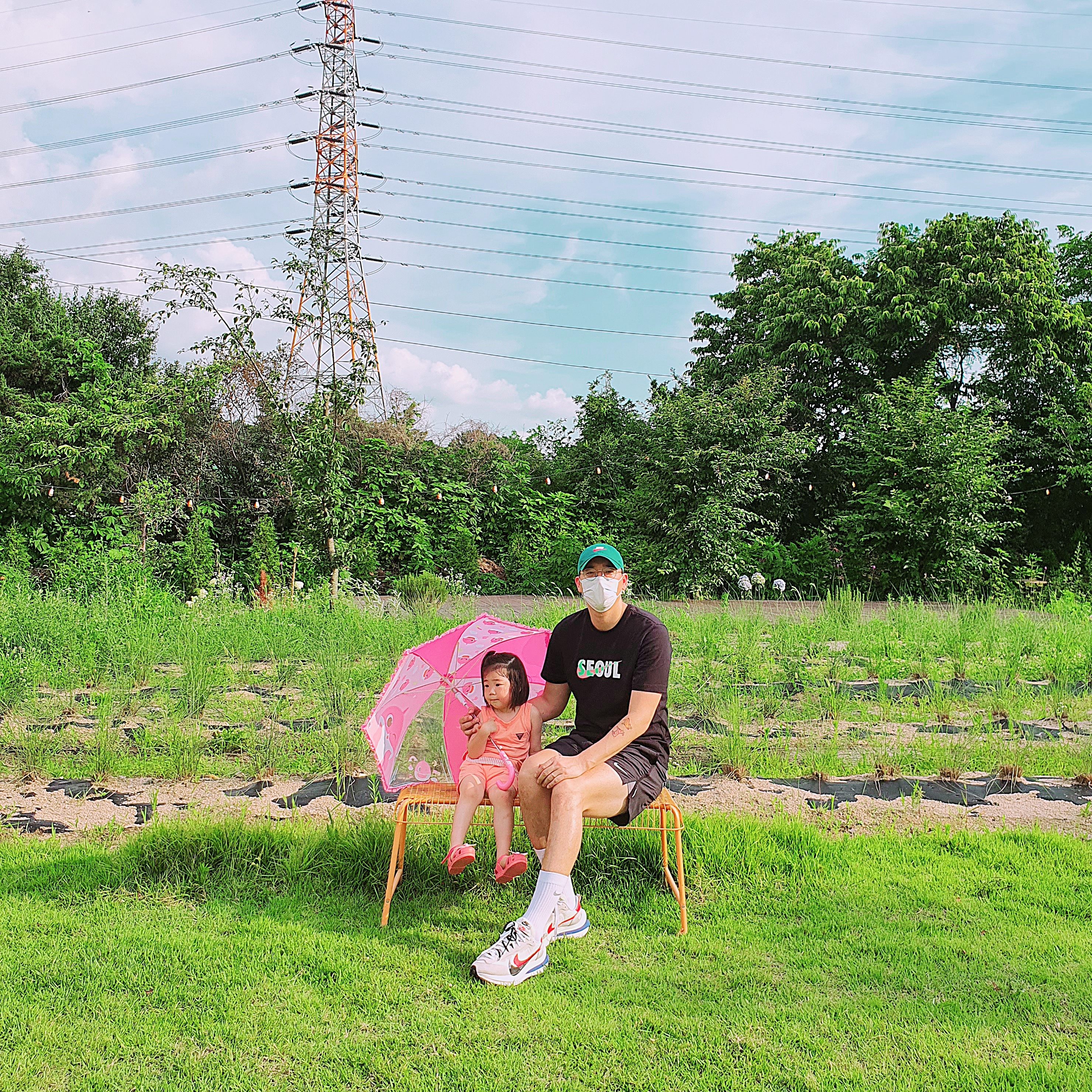 Nike x Sacai VaporWaffle Royal Fuchsia 착용 스타일