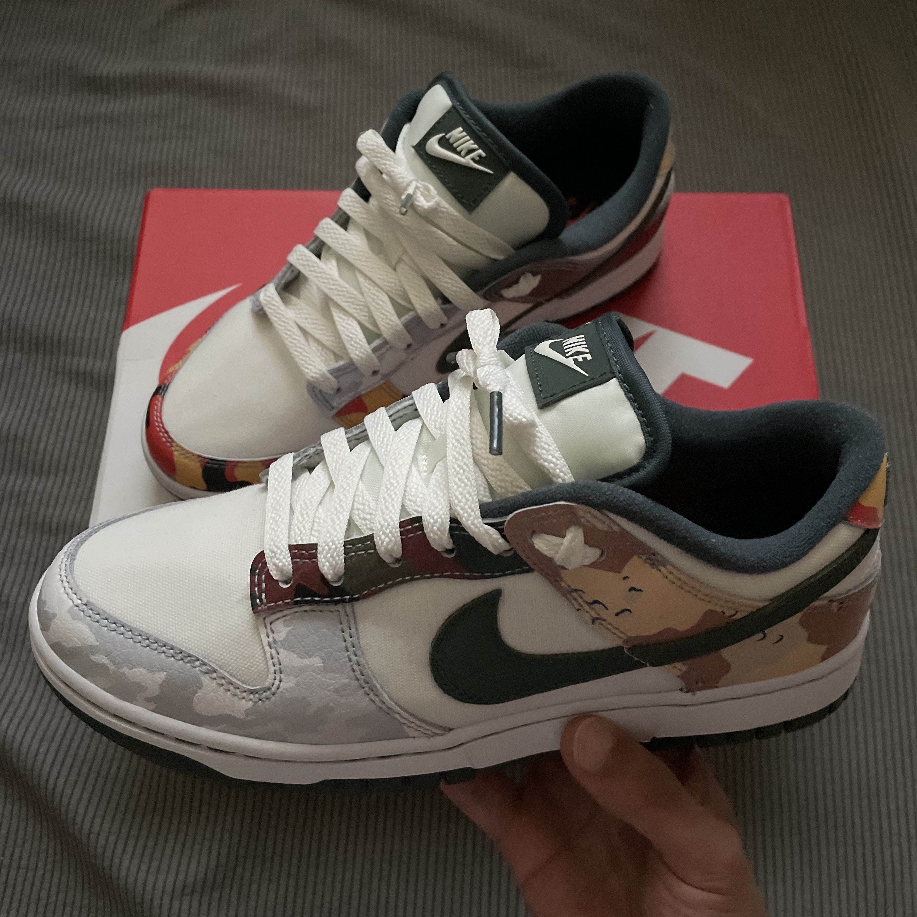 Nike Dunk Low SE Sail Multi Camo 착용 스타일 - 2