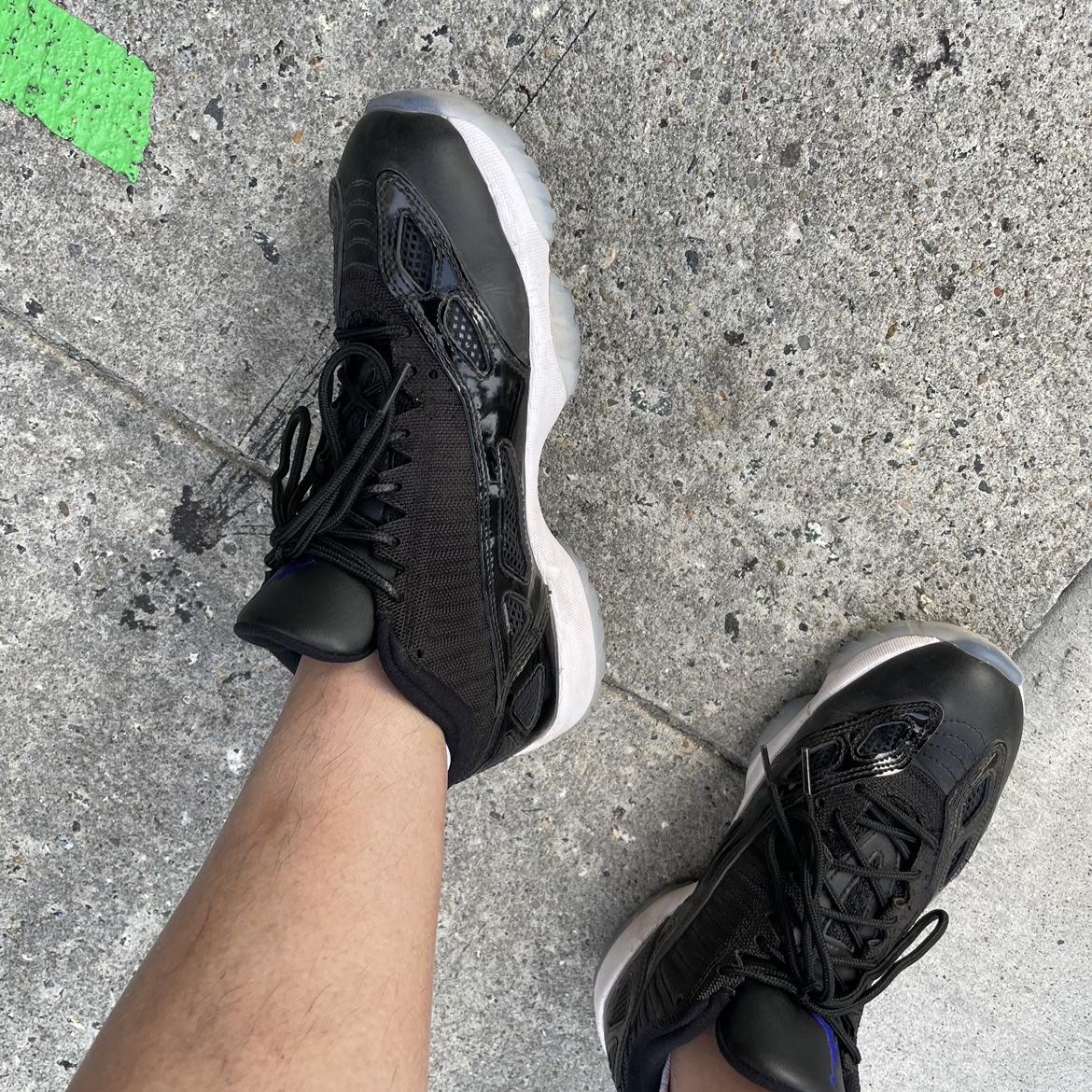 Jordan 11 Retro Low IE Space Jam 착용 스타일