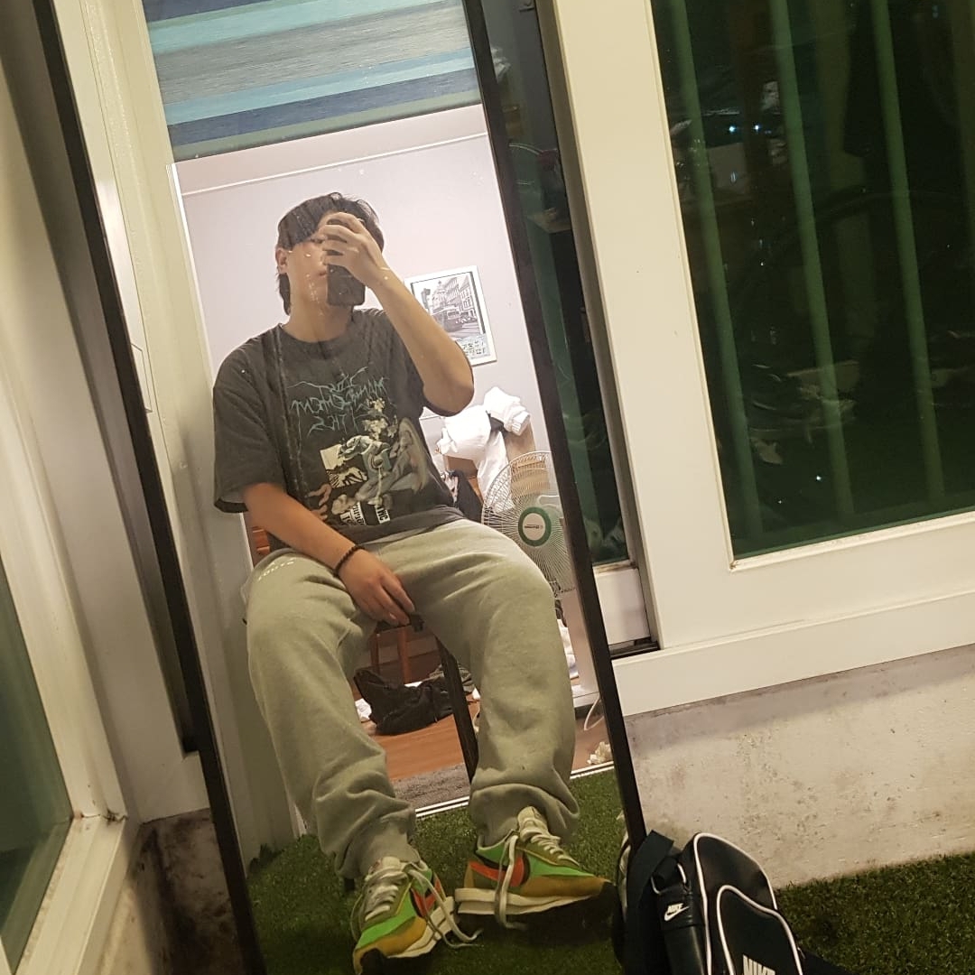 Nike x Sacai LDWaffle Green Multi, IAB Studio Sweatpants Gray - 21SS 착용 스타일