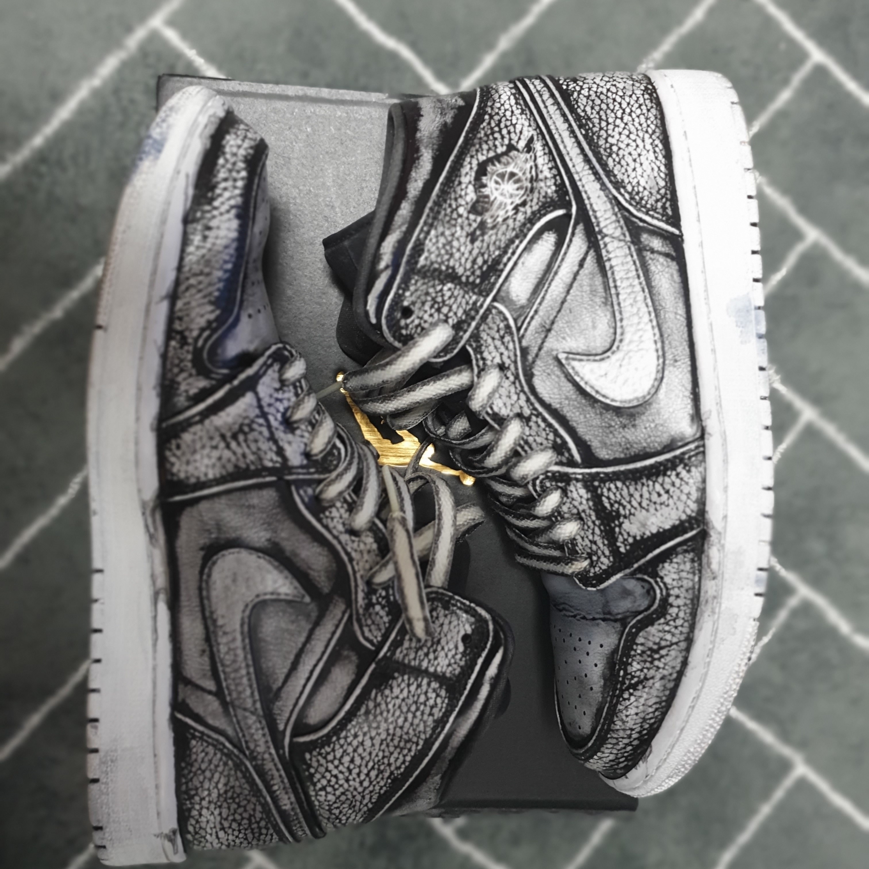 Jordan 1 Mid Triple White 착용 스타일 - 3