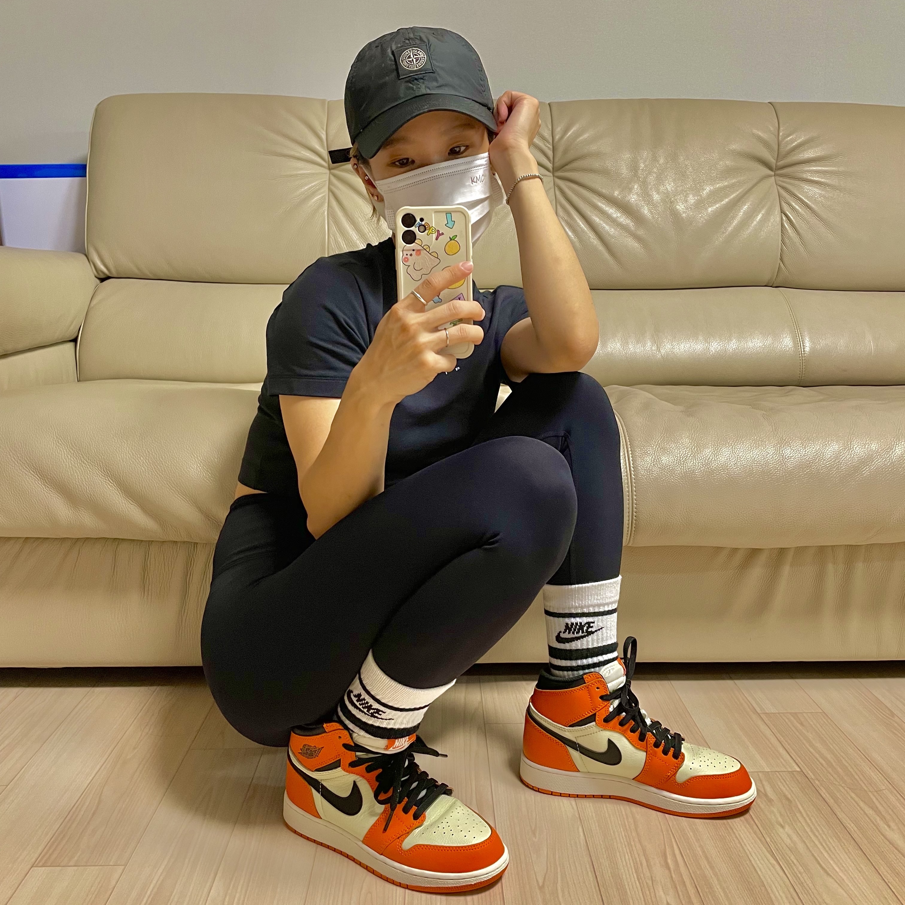 Supreme x Stone Island Painted Camo Nylon 6-Panel Black - 20FW, Jordan 1 Retro High OG Reverse Shattered Backboard 착용 스타일