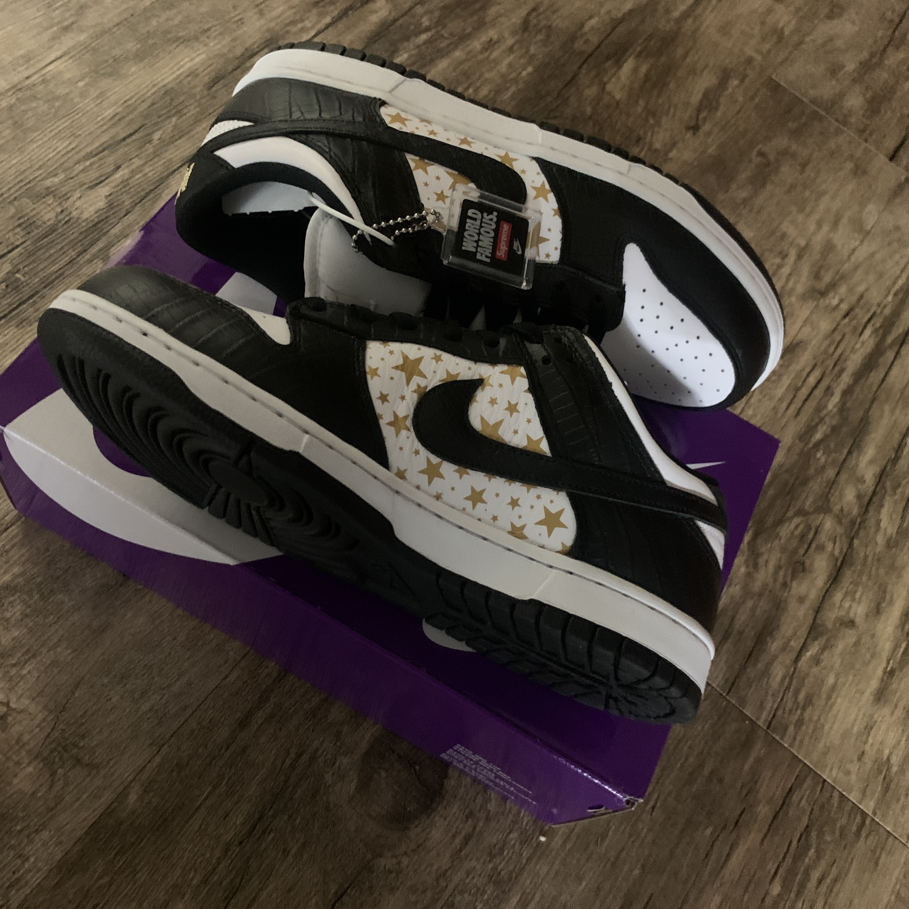 Nike Dunk Low Retro Black, Nike x Supreme SB Dunk Low Black 착용 스타일 - 2