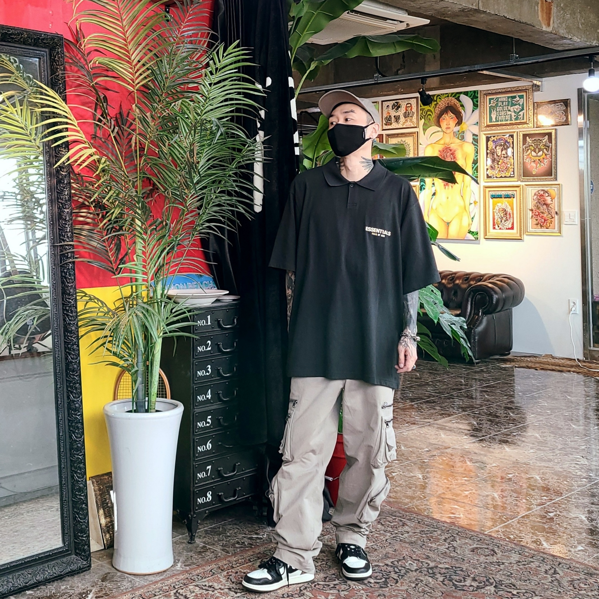 Essentials Short Sleeve Boxy Polo Dark Slate/Stretch Limo/Black - 20SS, Jordan 1 Retro High OG Black Mocha 착용 스타일 - 1
