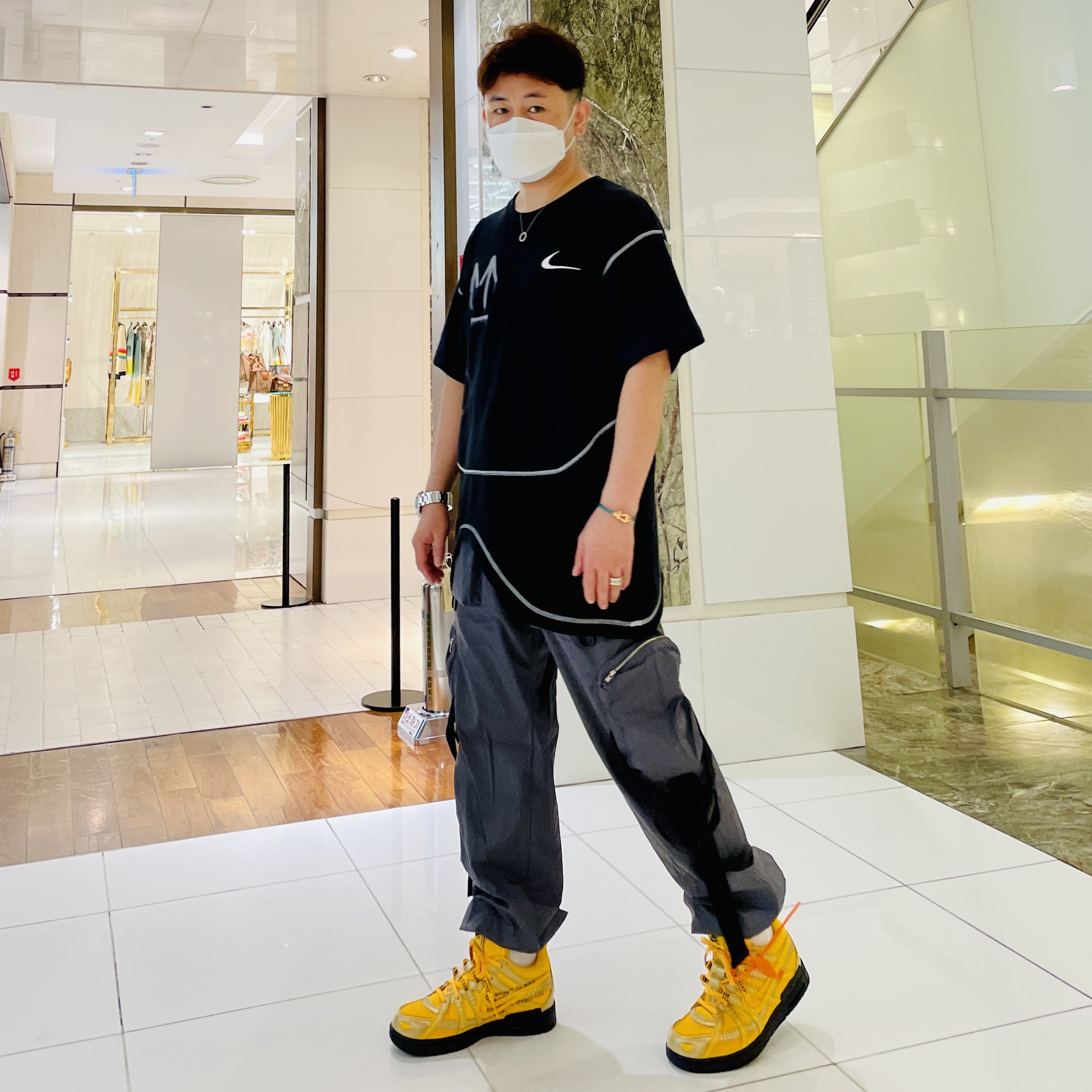 Nike x Off-White Air Rubber Dunk University Gold, Nike x Off-White NRG RU Short Sleeve T-Shirt 착용 스타일