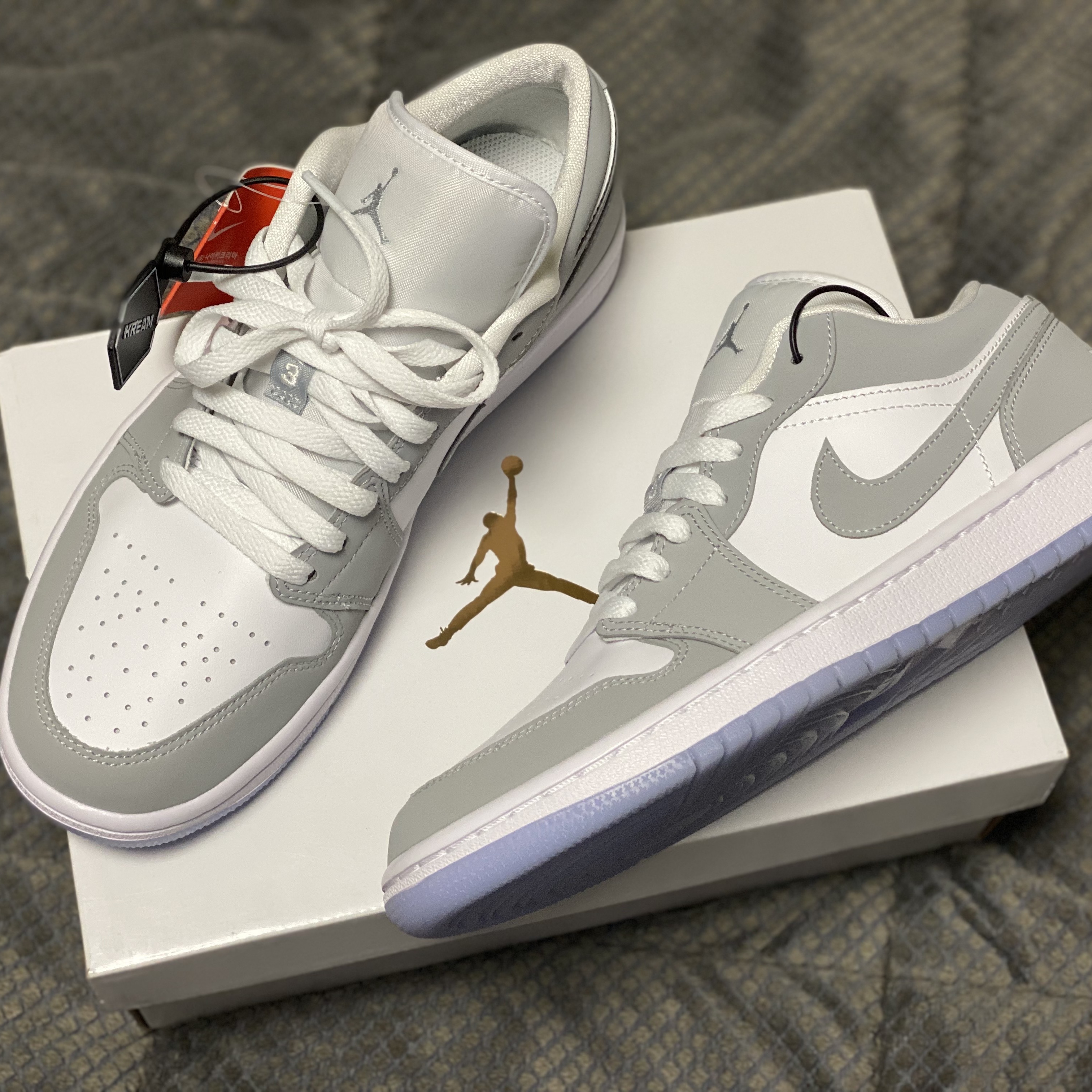 (W) Jordan 1 Low White Wolf Grey 착용 스타일